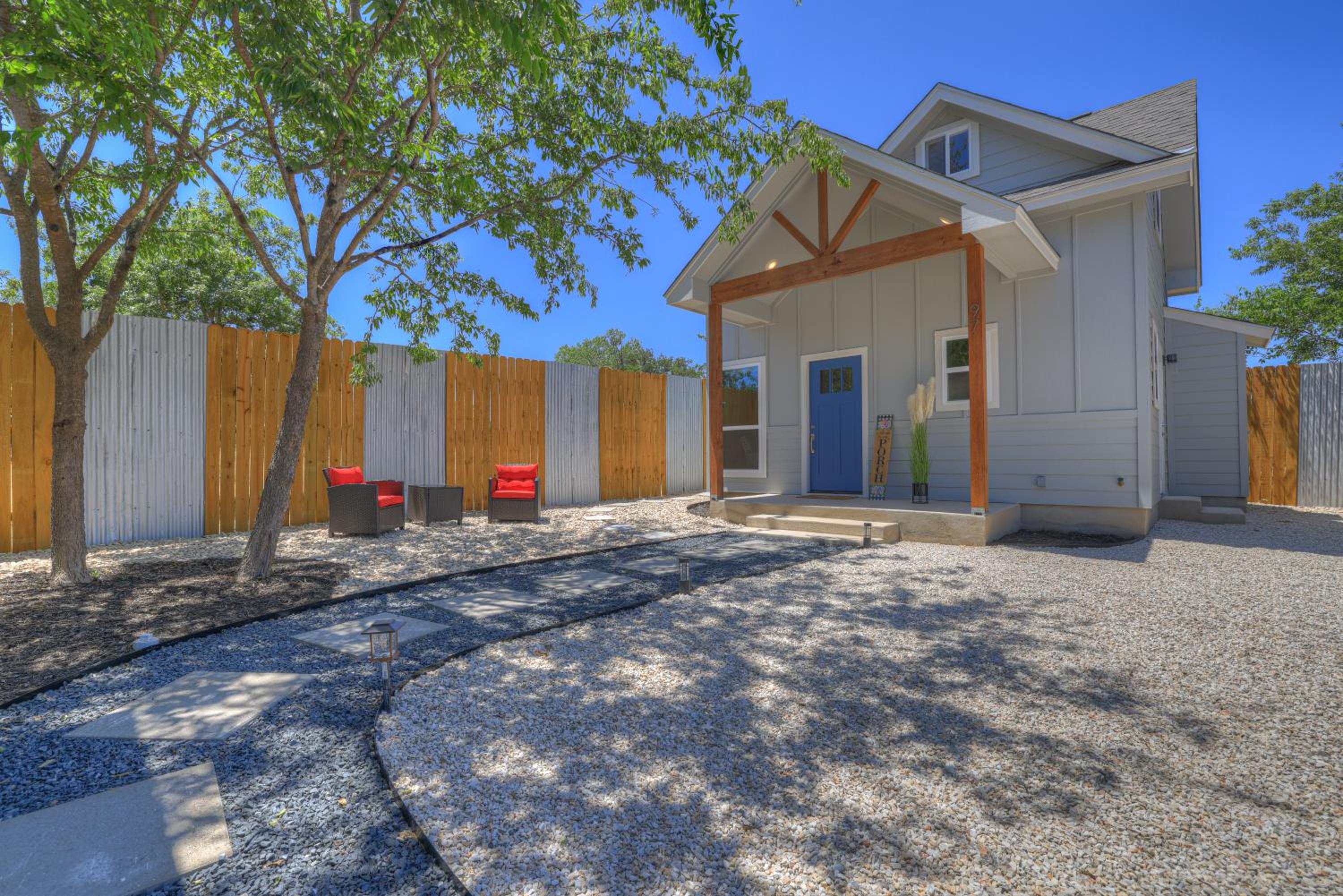 Blue Door Casita-Romantic & Cozy view 2