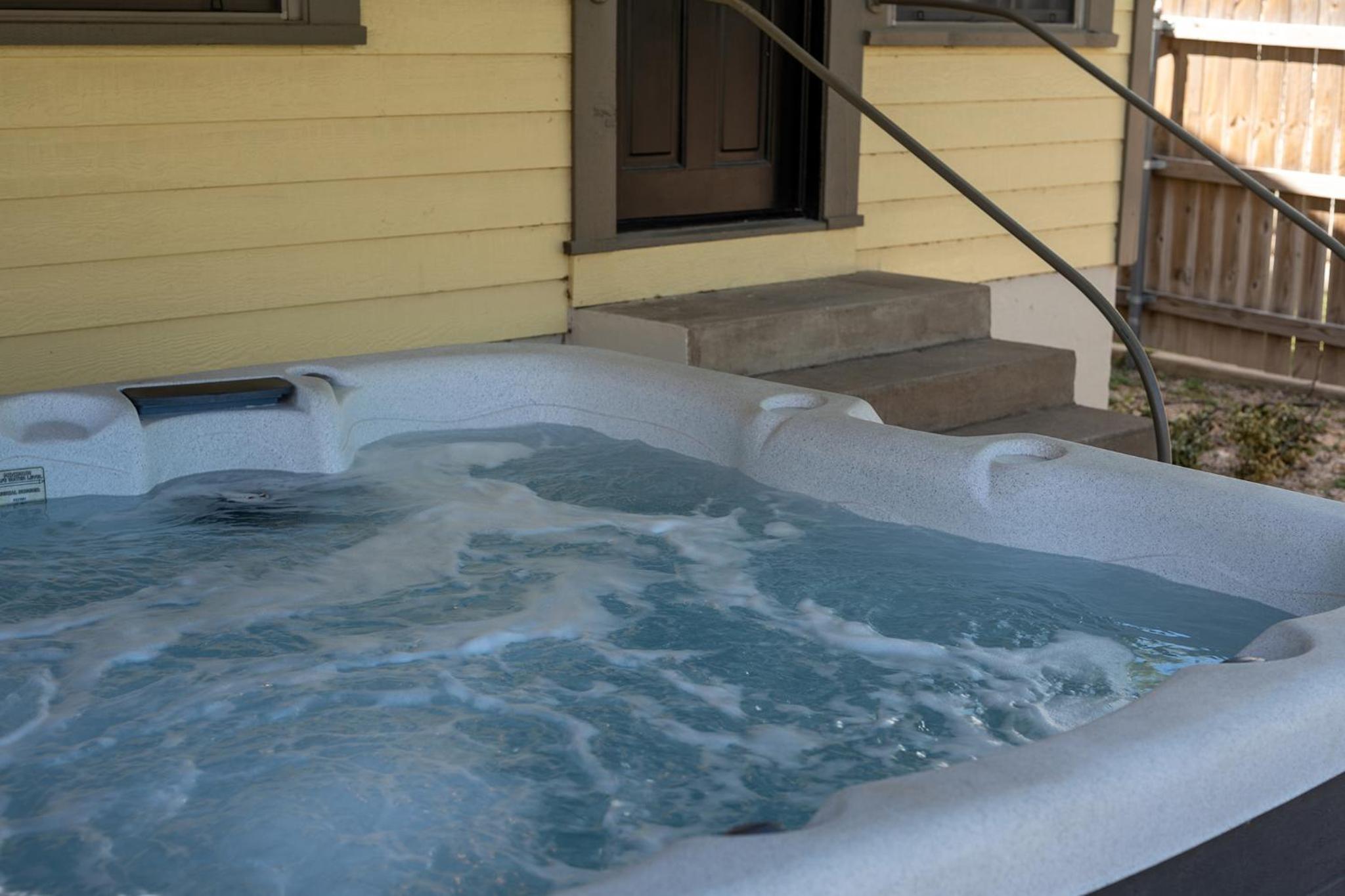 Holiday 505 Hot Tub Walk to Main view 4
