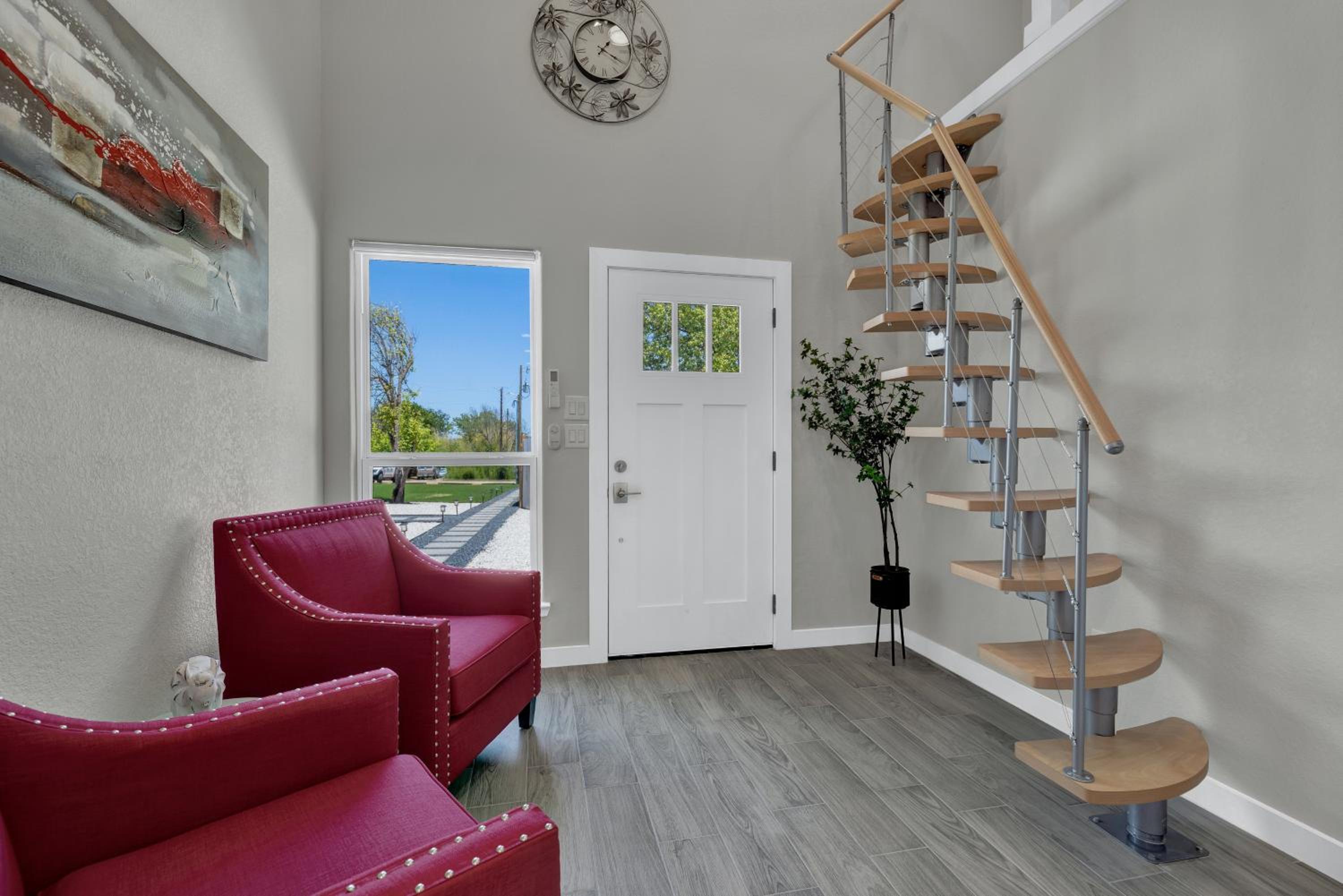 Red Door Movie Lounge Casita view 3