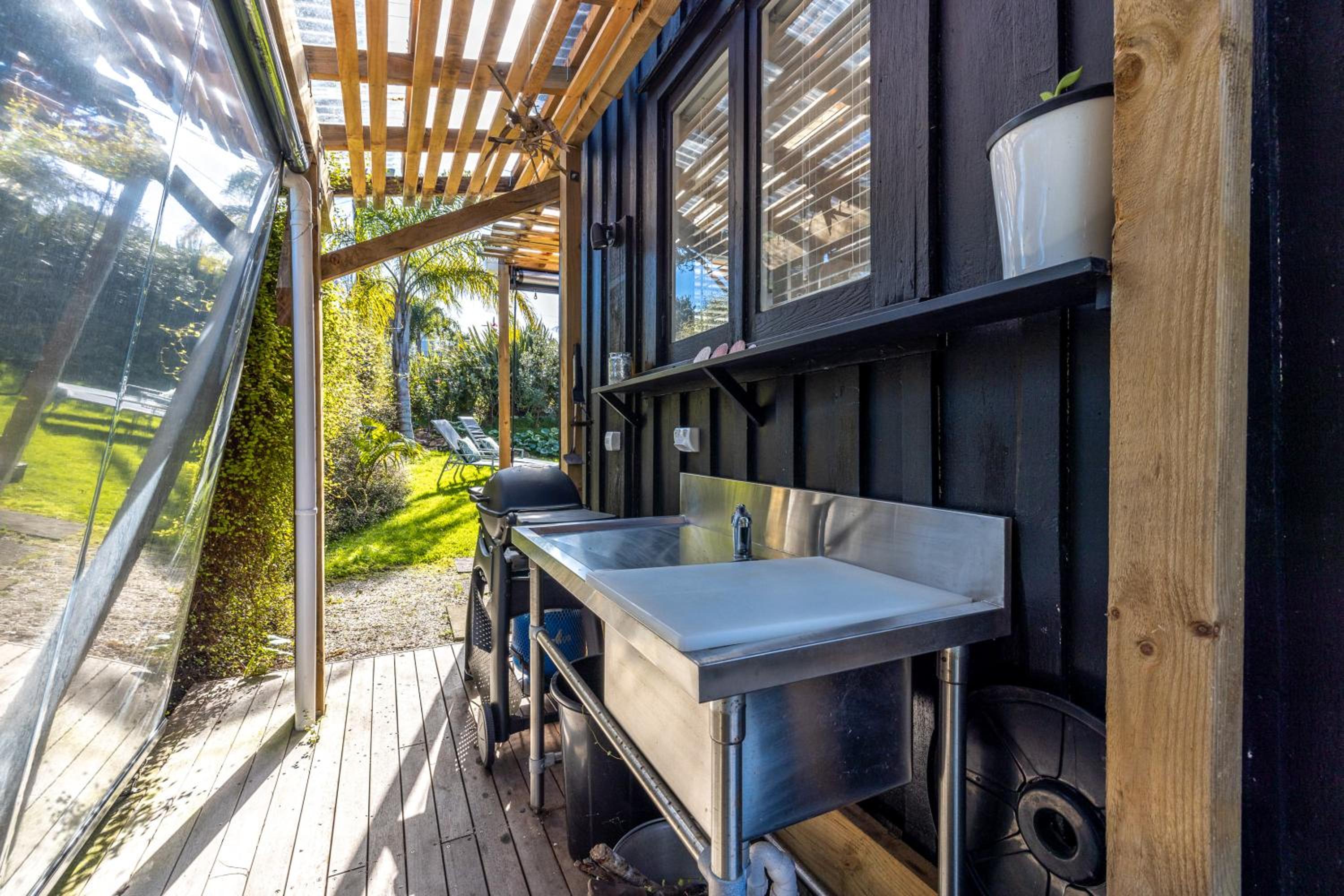Welcome Cottage - Stay Waiheke view 5