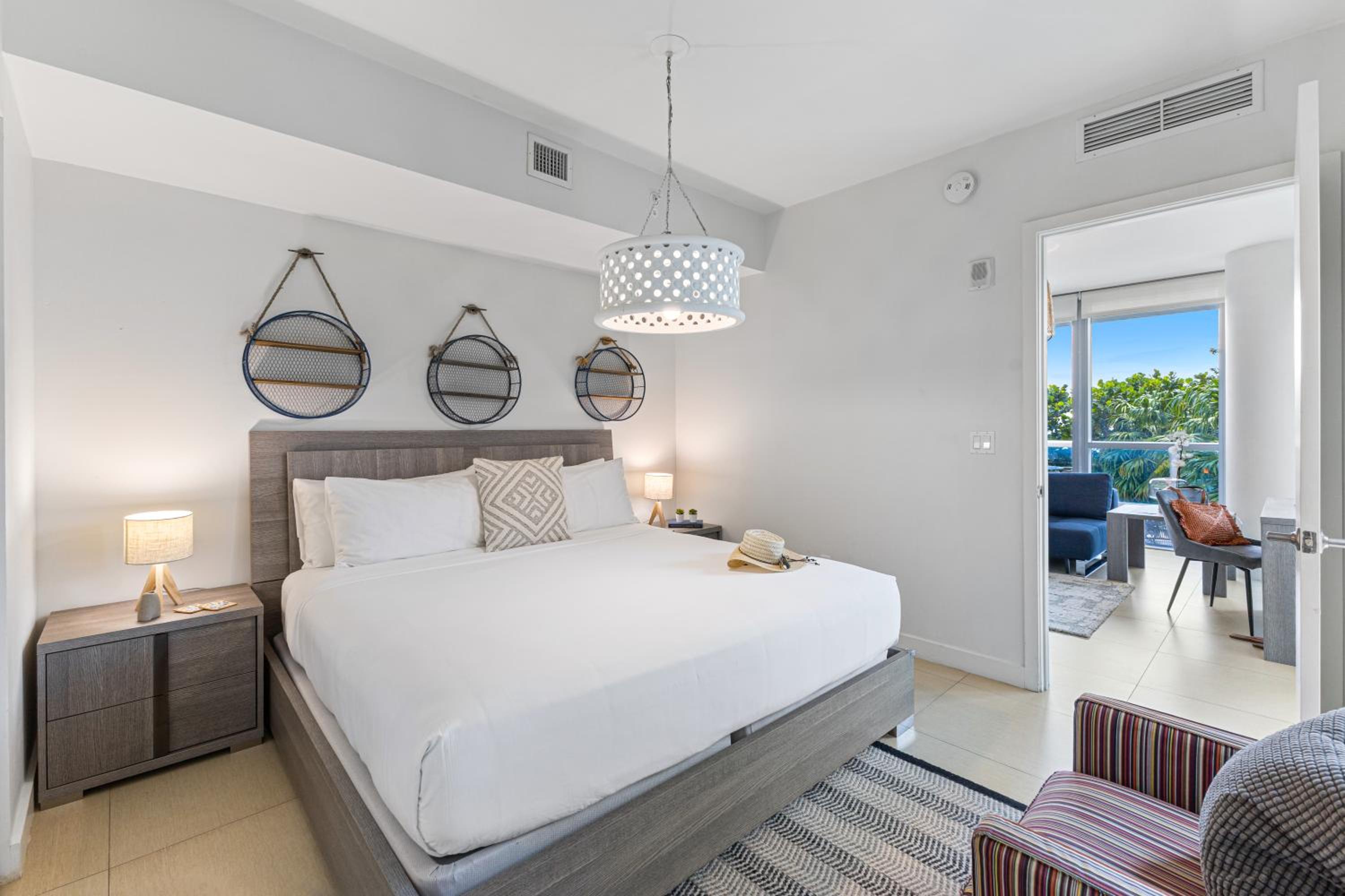 Dharma Home Suites Miami Beach at Monte Carlo