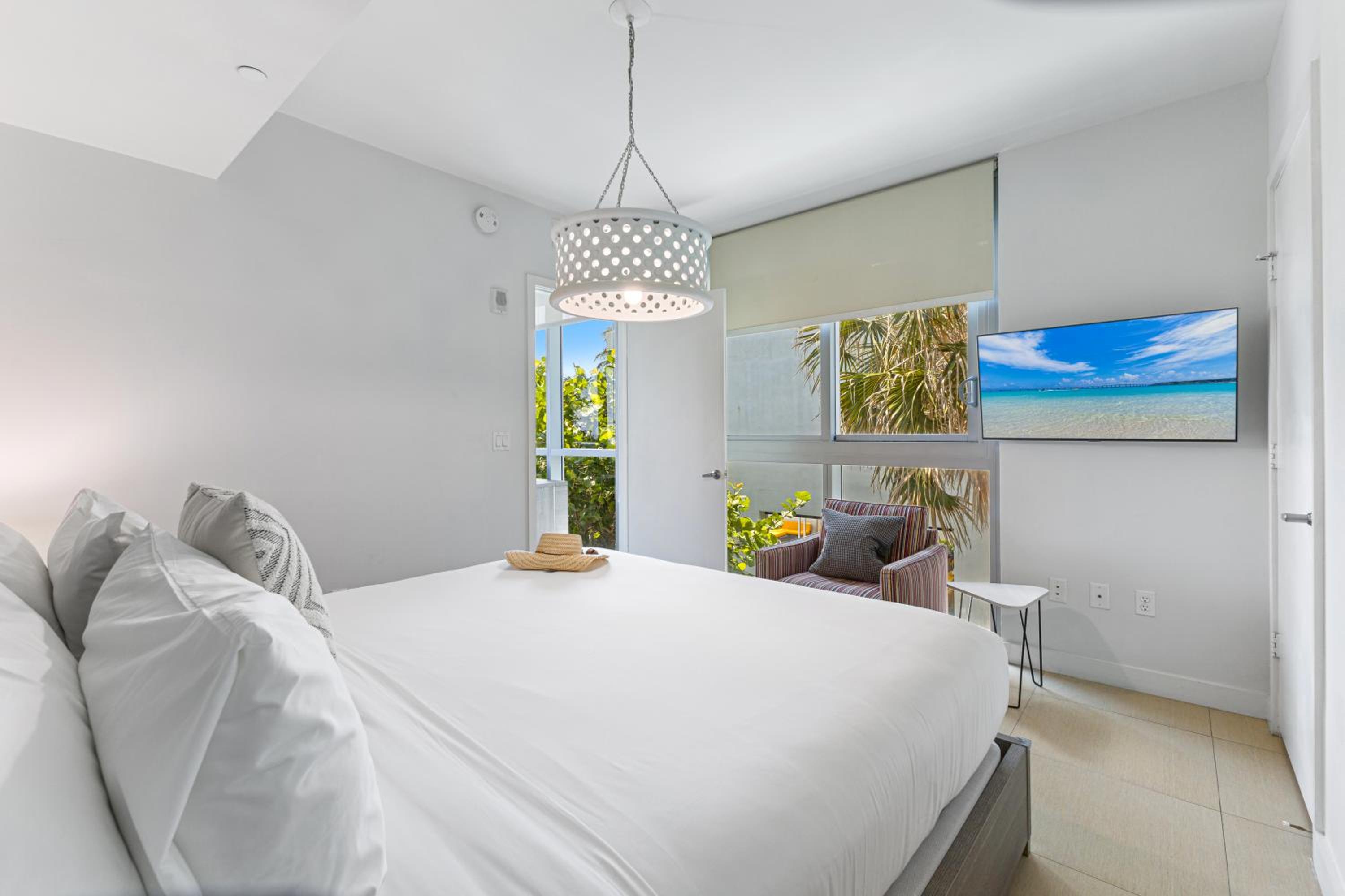 Dharma Home Suites Miami Beach at Monte Carlo