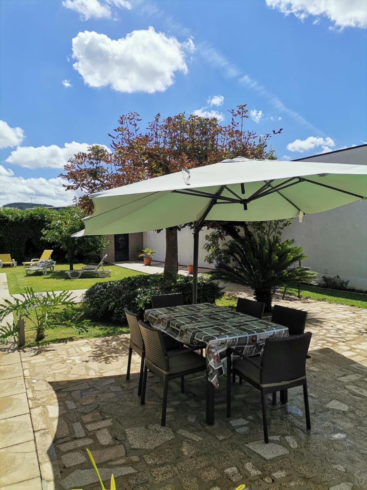 Casa Além Rio - quartos para 6 hóspedes em Santo Tirso view 5