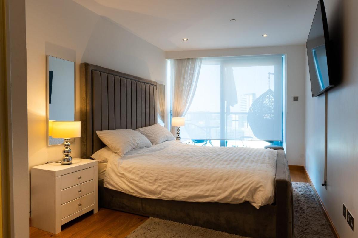 Ocean Village Suite-Hosted by Sweetstay view 5