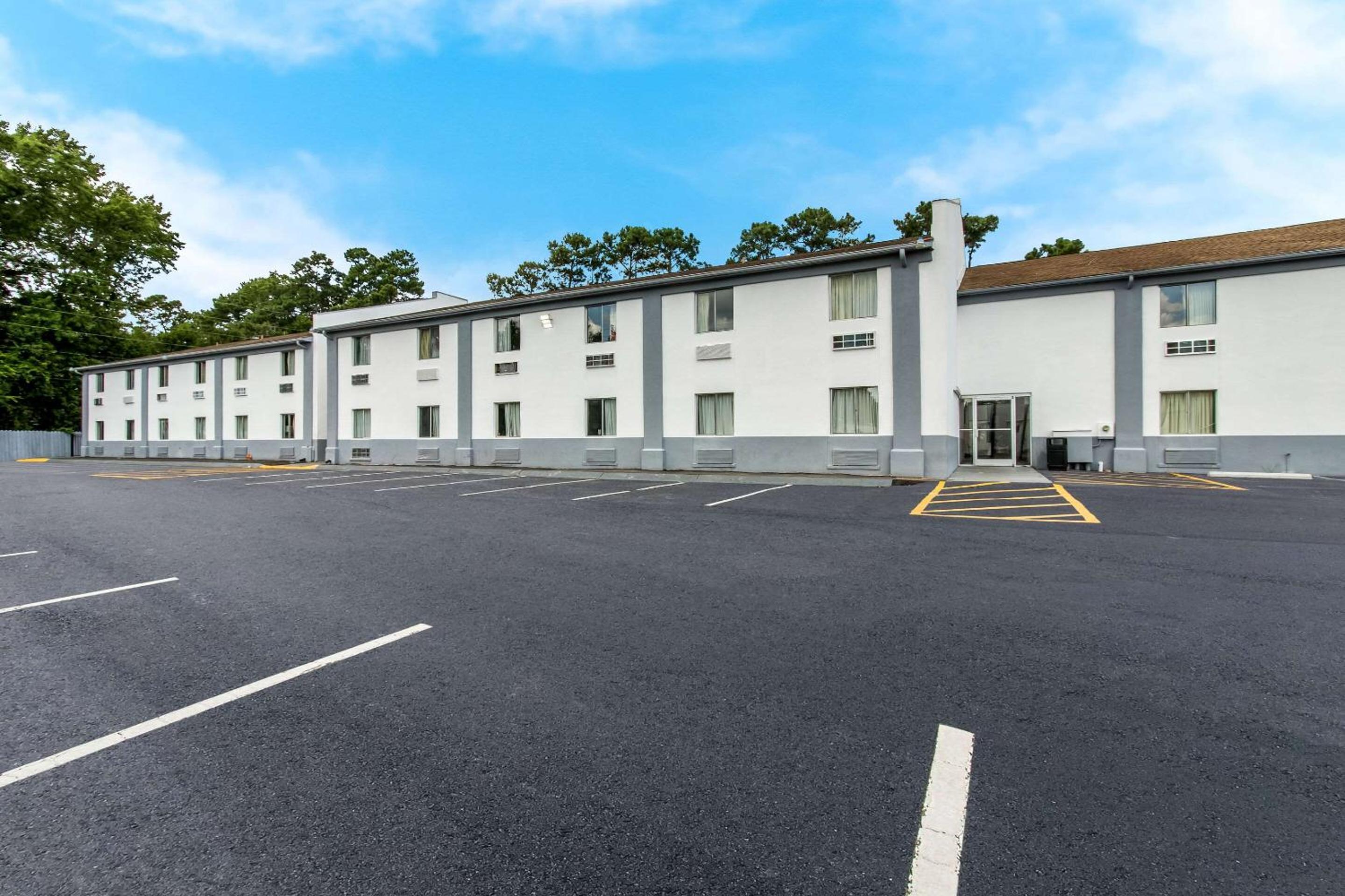 Econo Lodge Cherry Point view 4