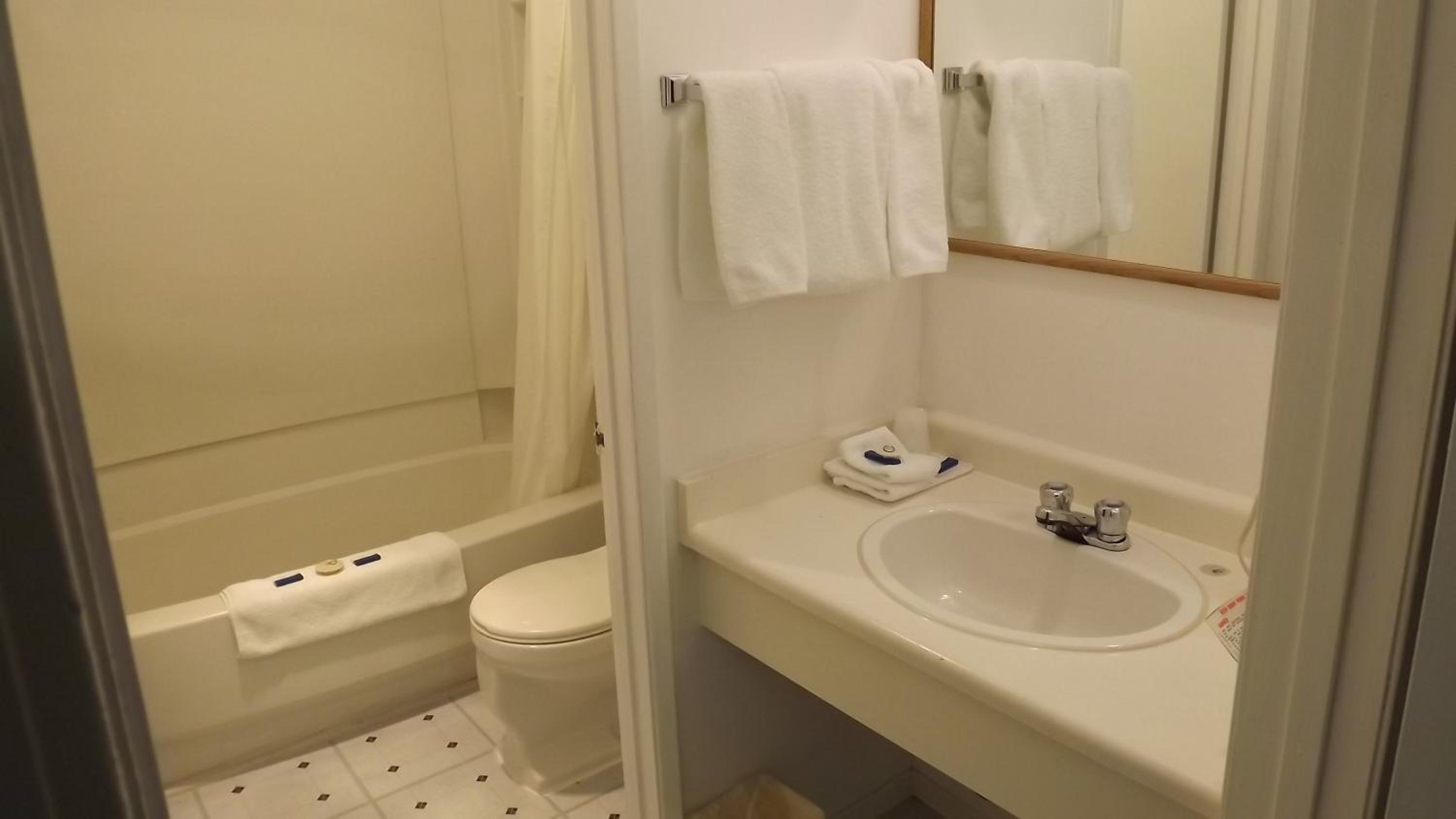 Canadas Best Value Inn Whitecourt