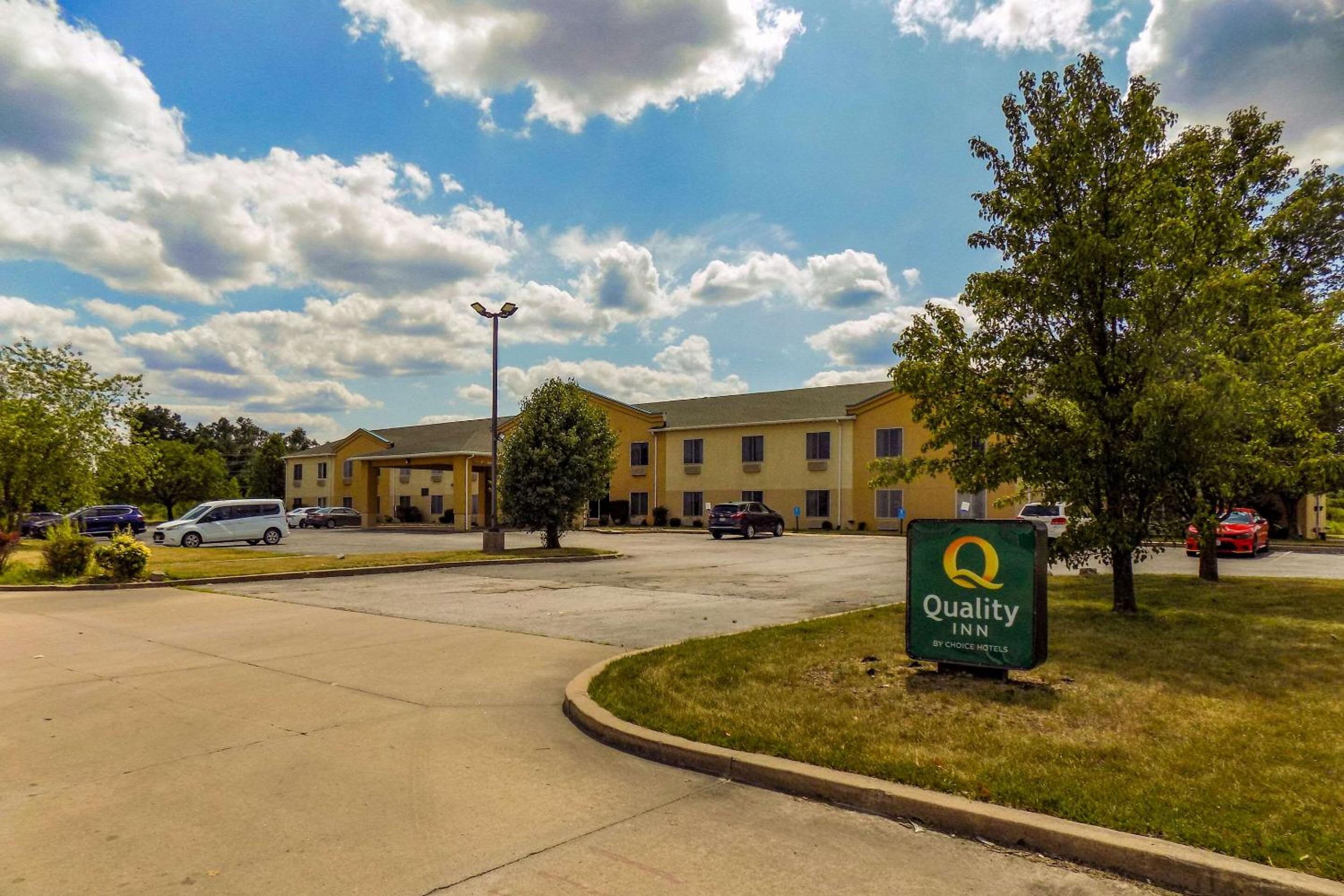 Columbia Vacations - Quality Inn Kingdom City, MO - Property Image 1