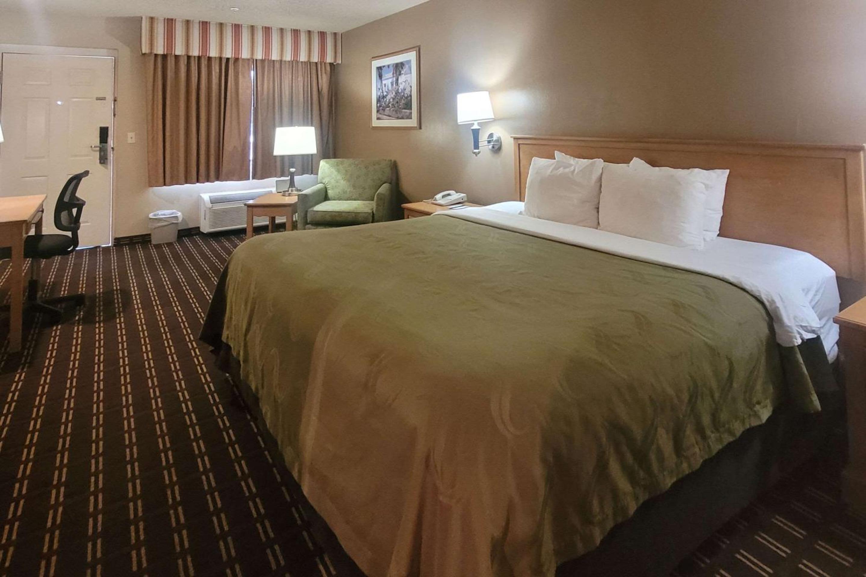 Casa Grande Vacations - Quality Inn Casa Grande I-10 - Property Image 11