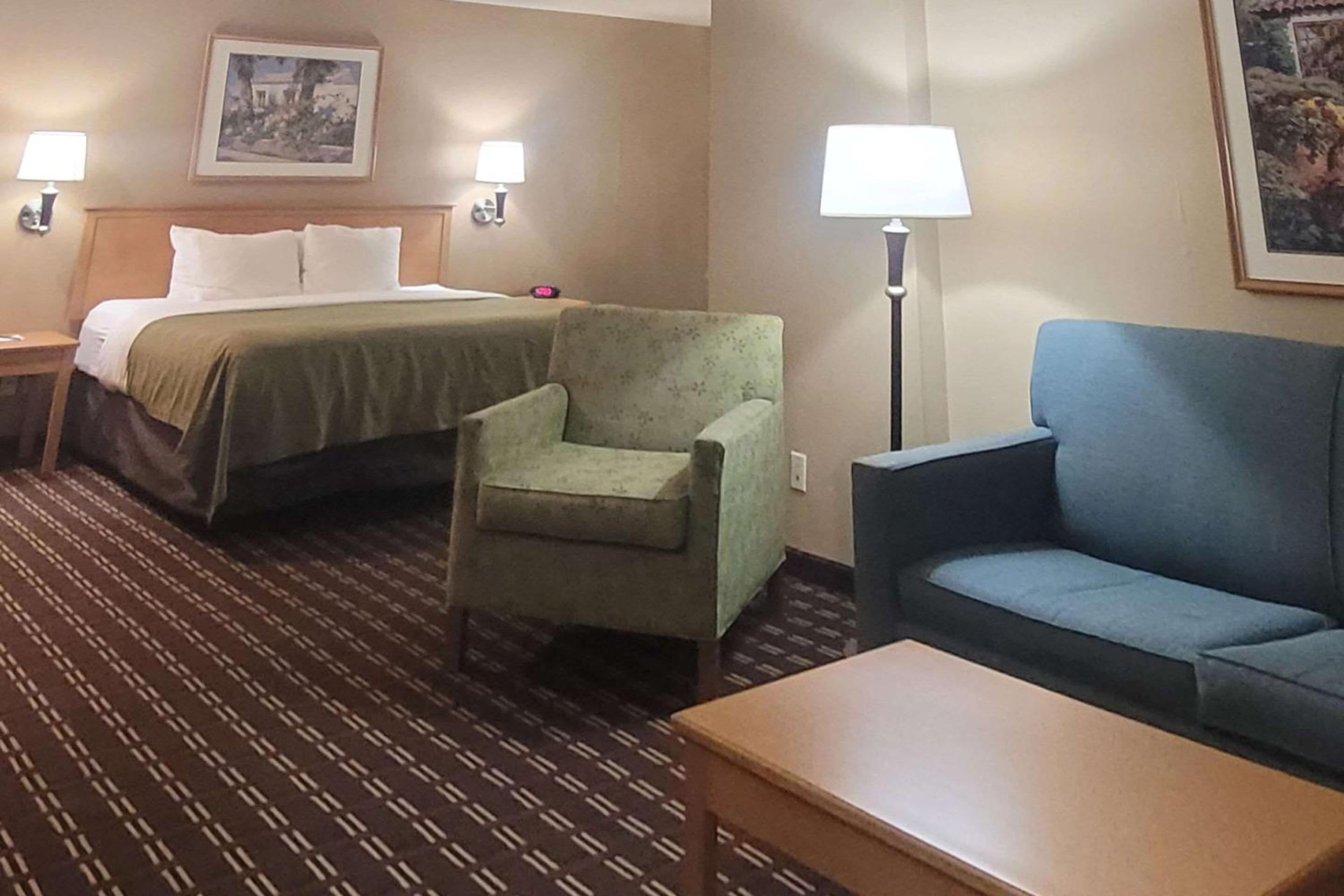 Casa Grande Vacations - Quality Inn Casa Grande I-10 - Property Image 1