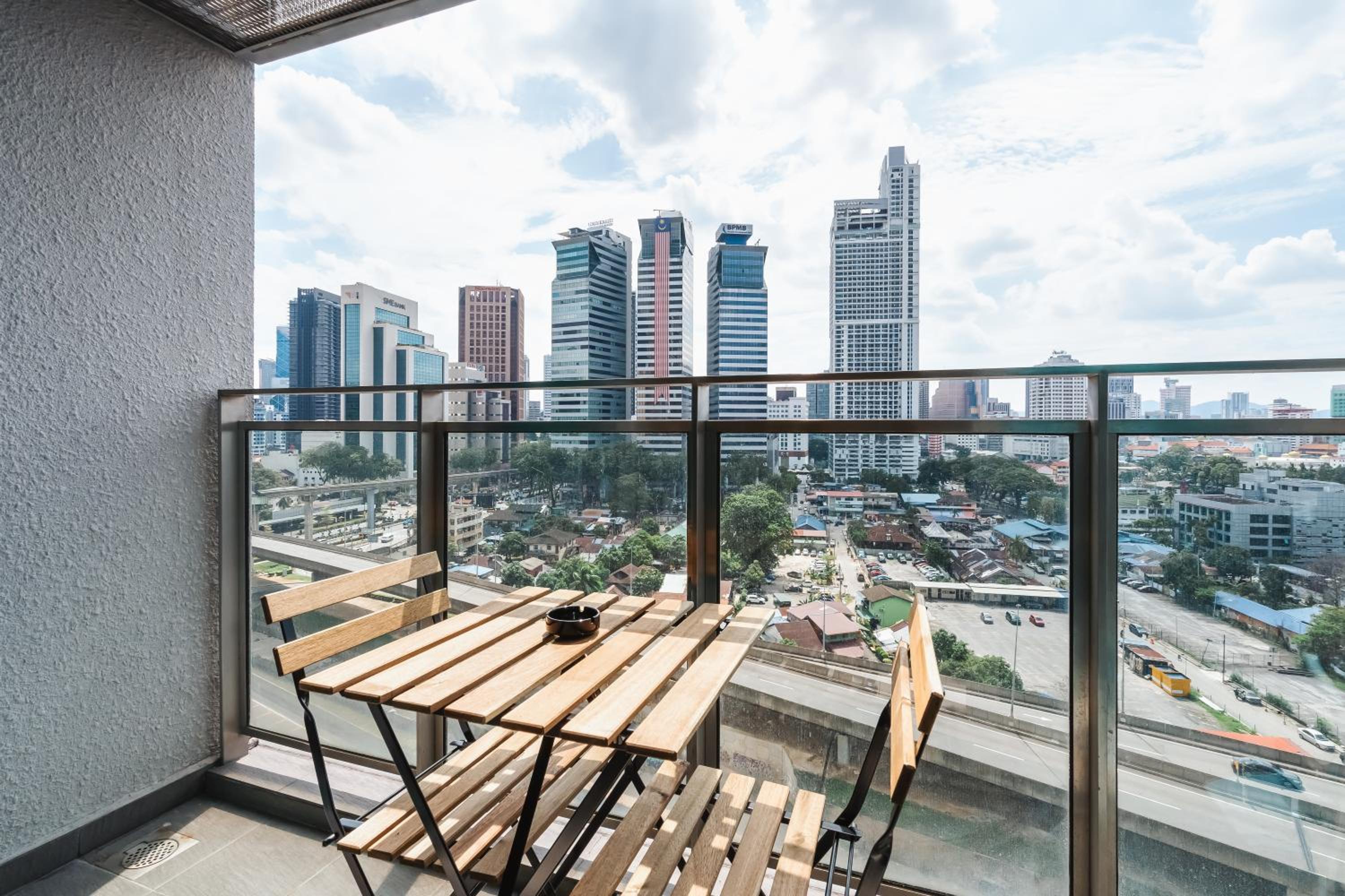 Summer Suites KLCC Apartments by Soulasia