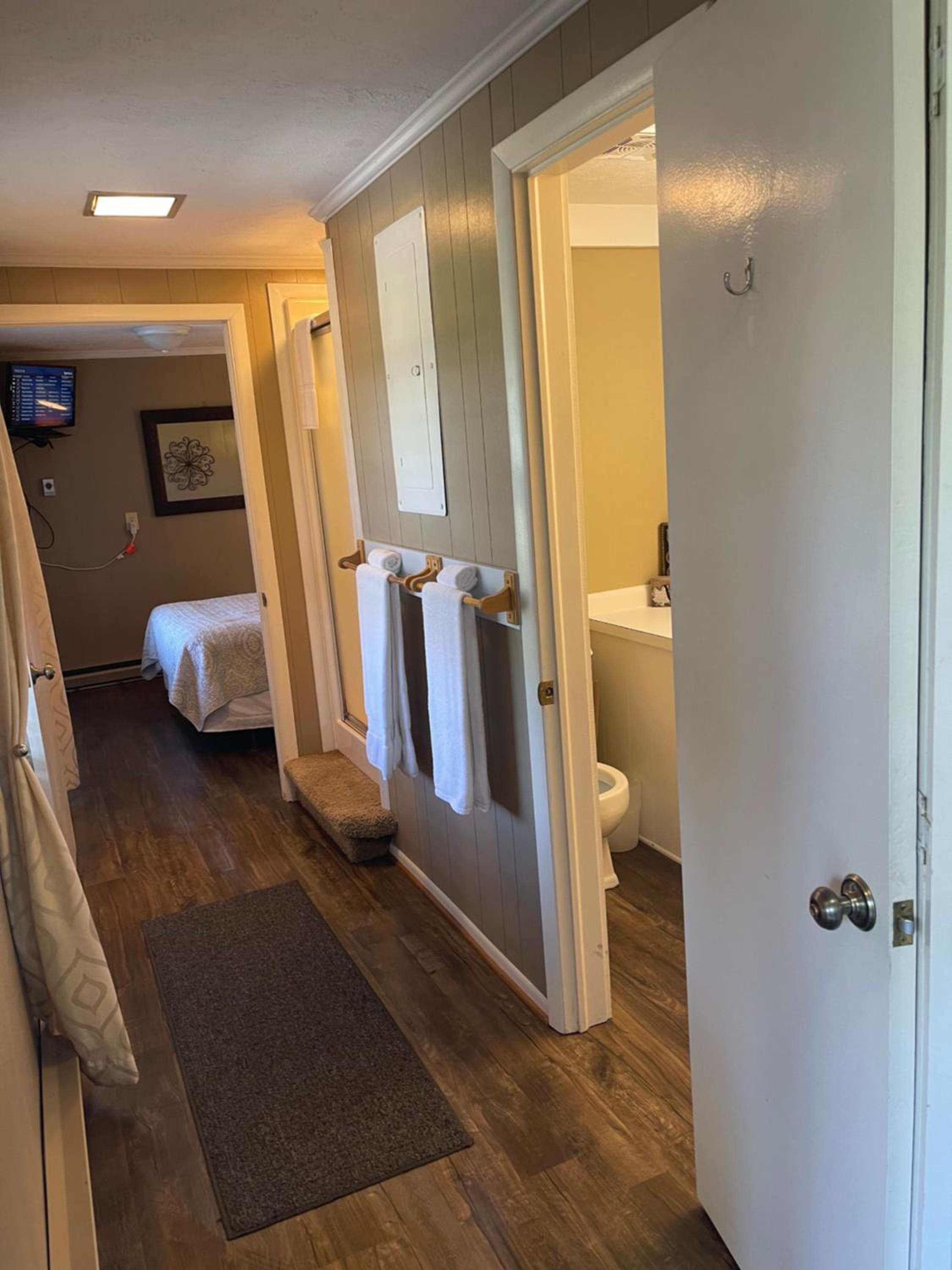 Cliff Dwellers Inn