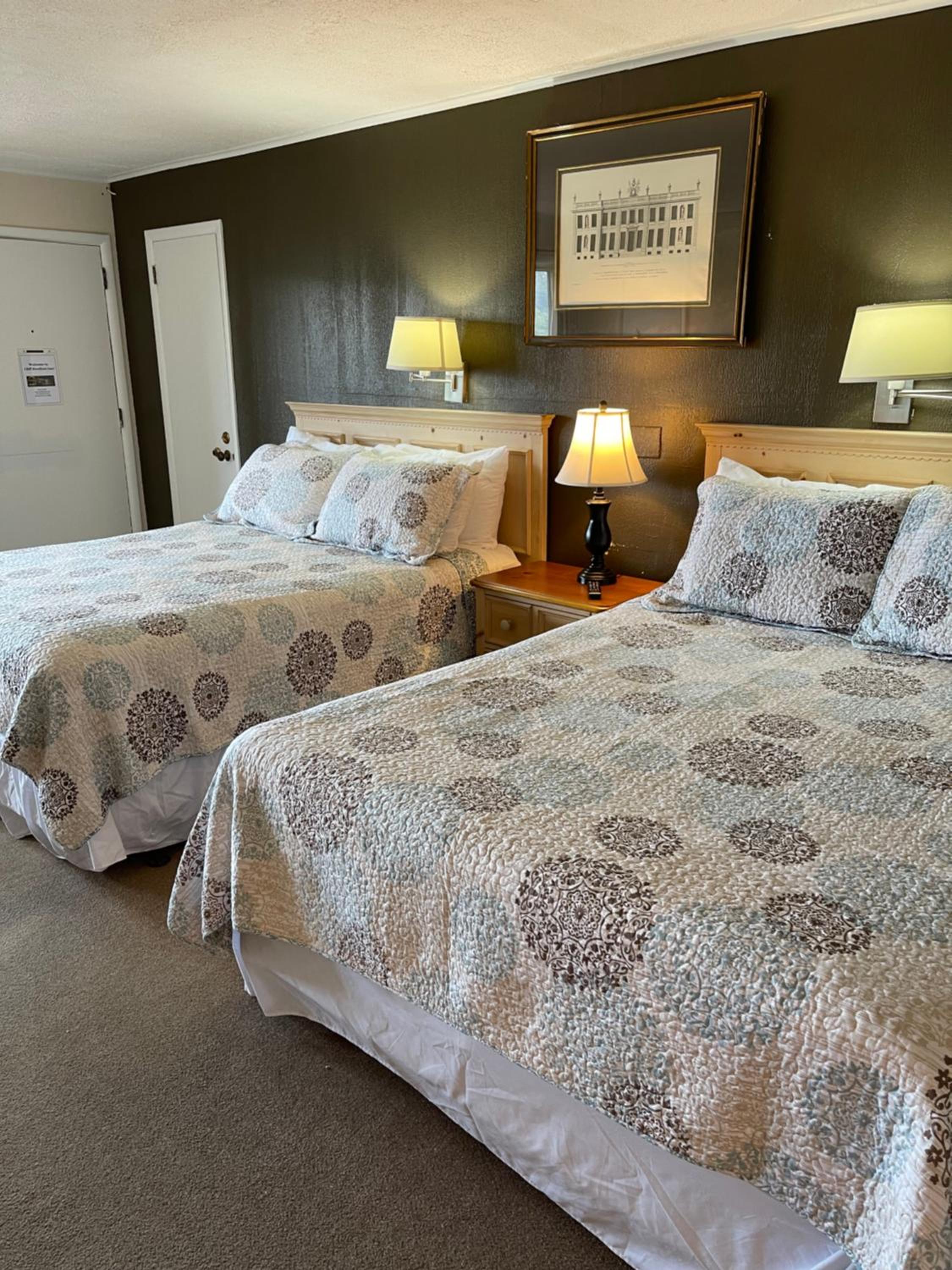 Cliff Dwellers Inn