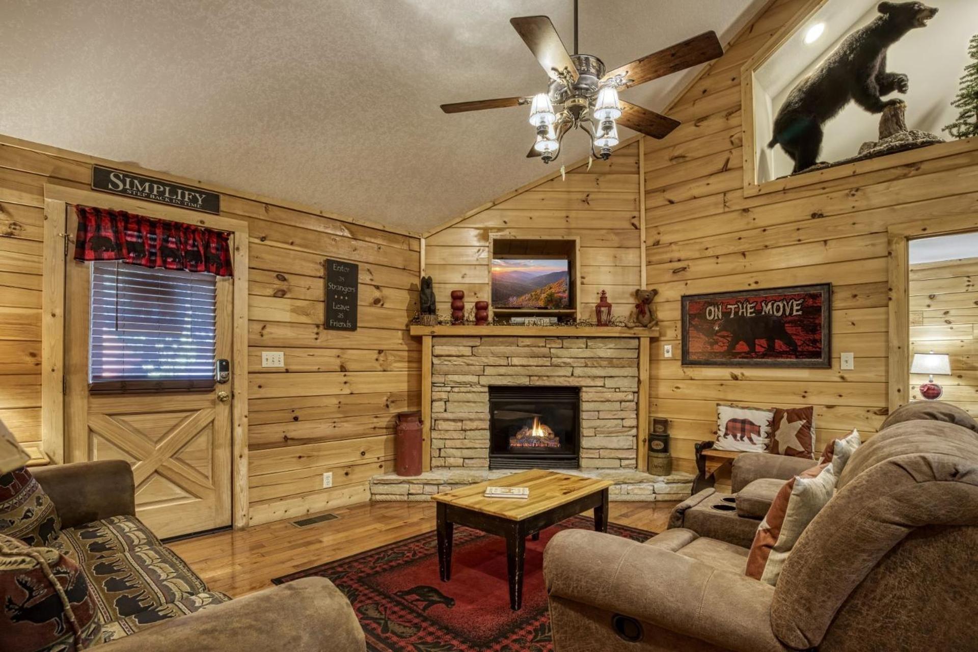 ER306- A Smoky Mountain Dream- Great location- Close to town cabin view 5