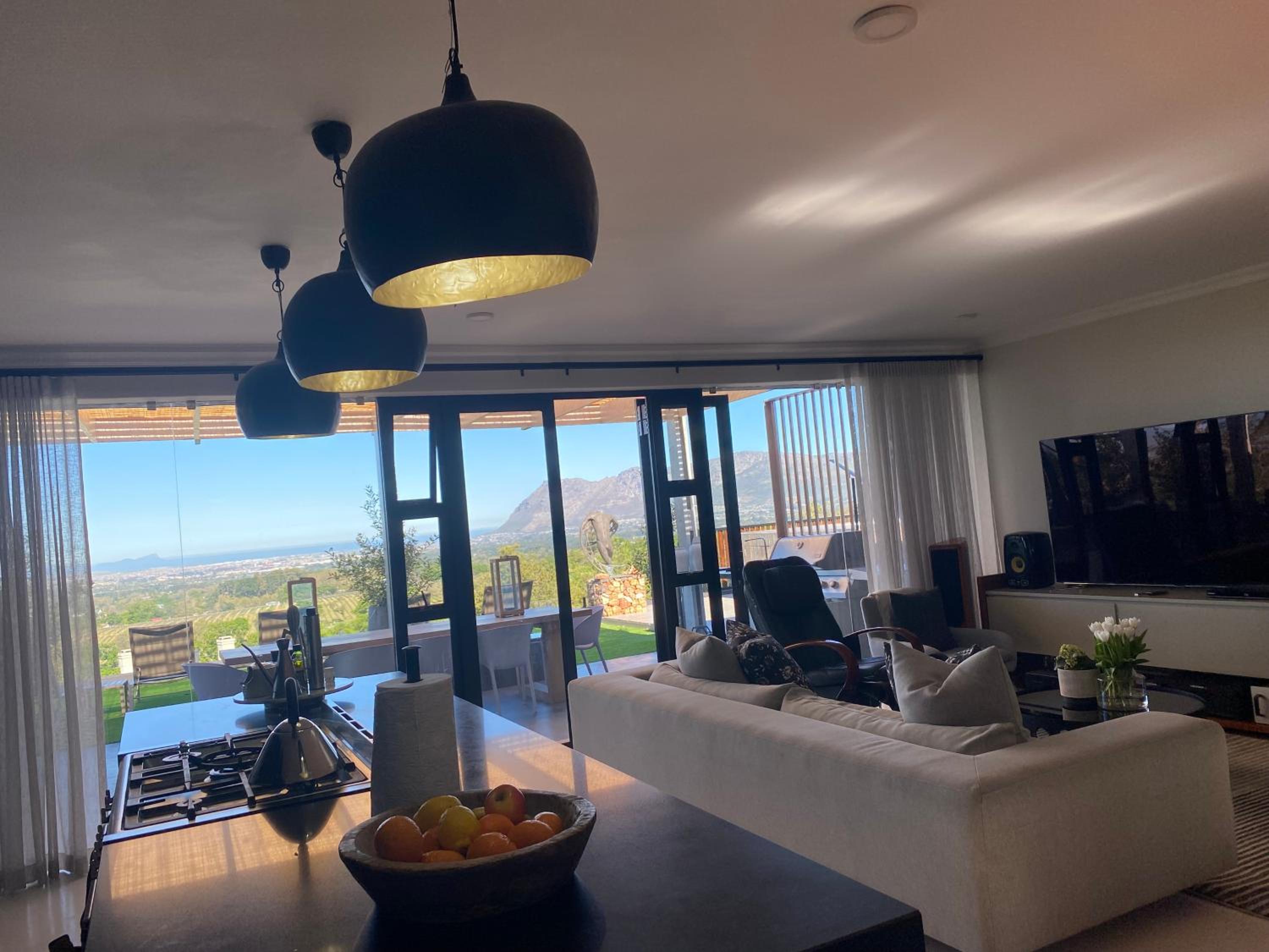 Constantia View Apartments- Luxury Self Catering view 5