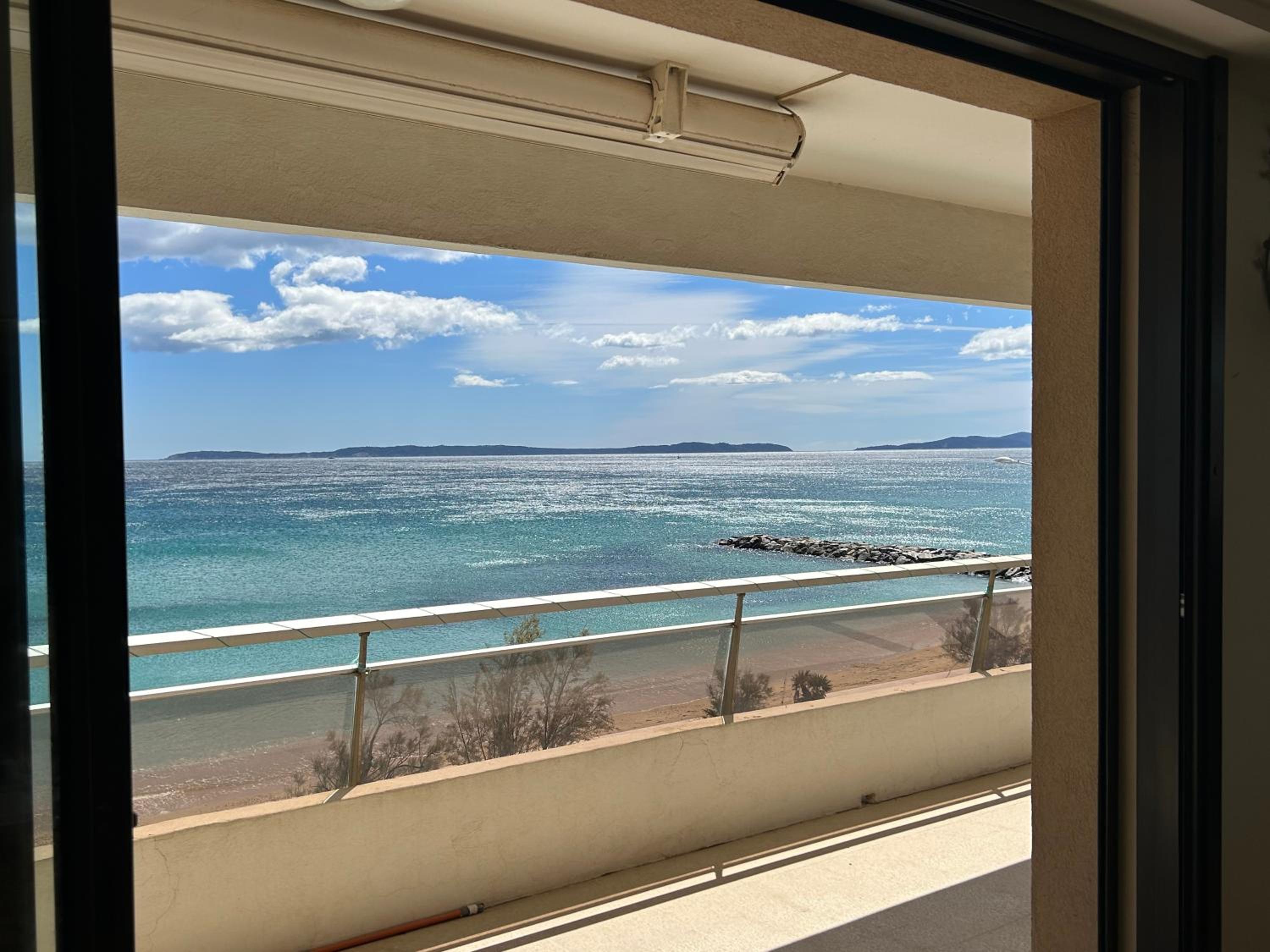 Premium Sea Front Apartment