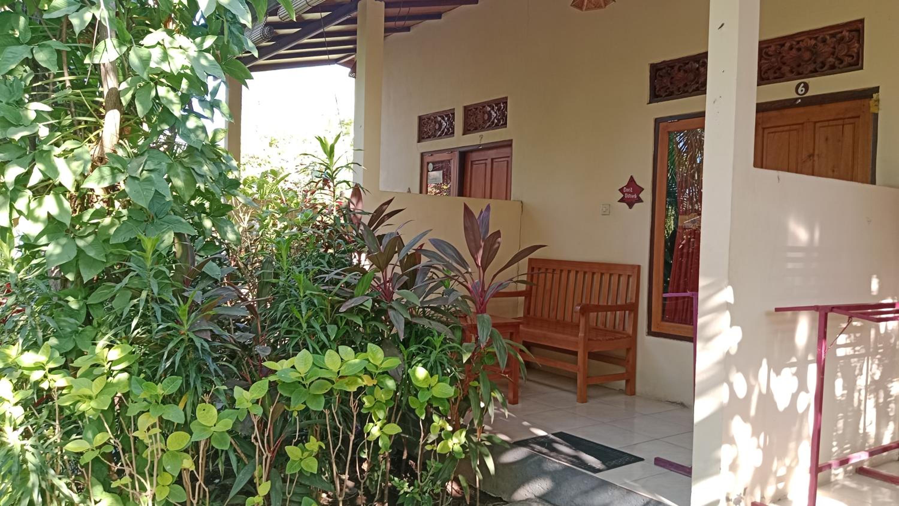 Van Santri Homestay Pemuteran view 2