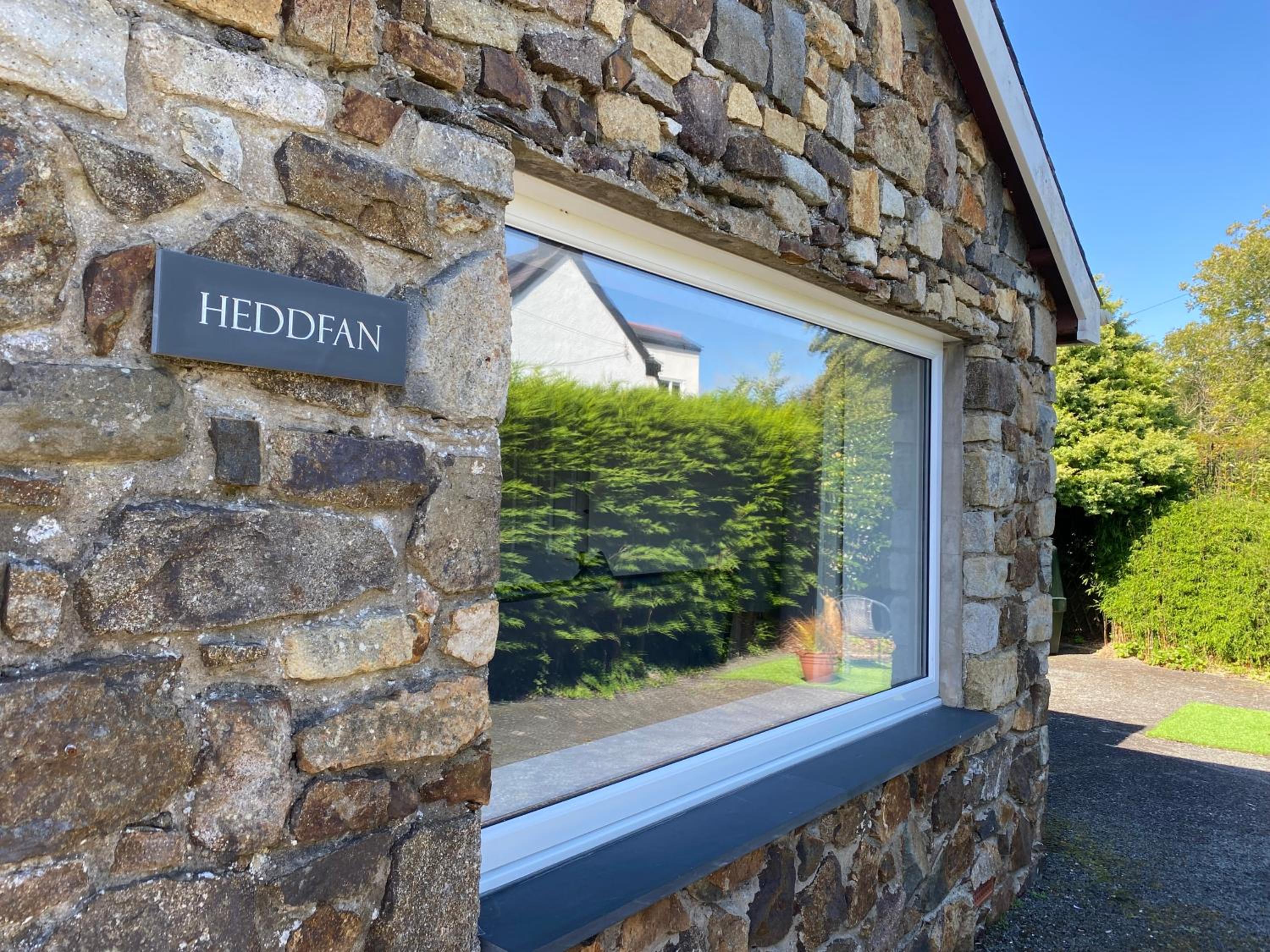 Heddfan - Peaceful & Cozy En-suite Room 5 mins from Stunning Llanbedrog Beach view 3
