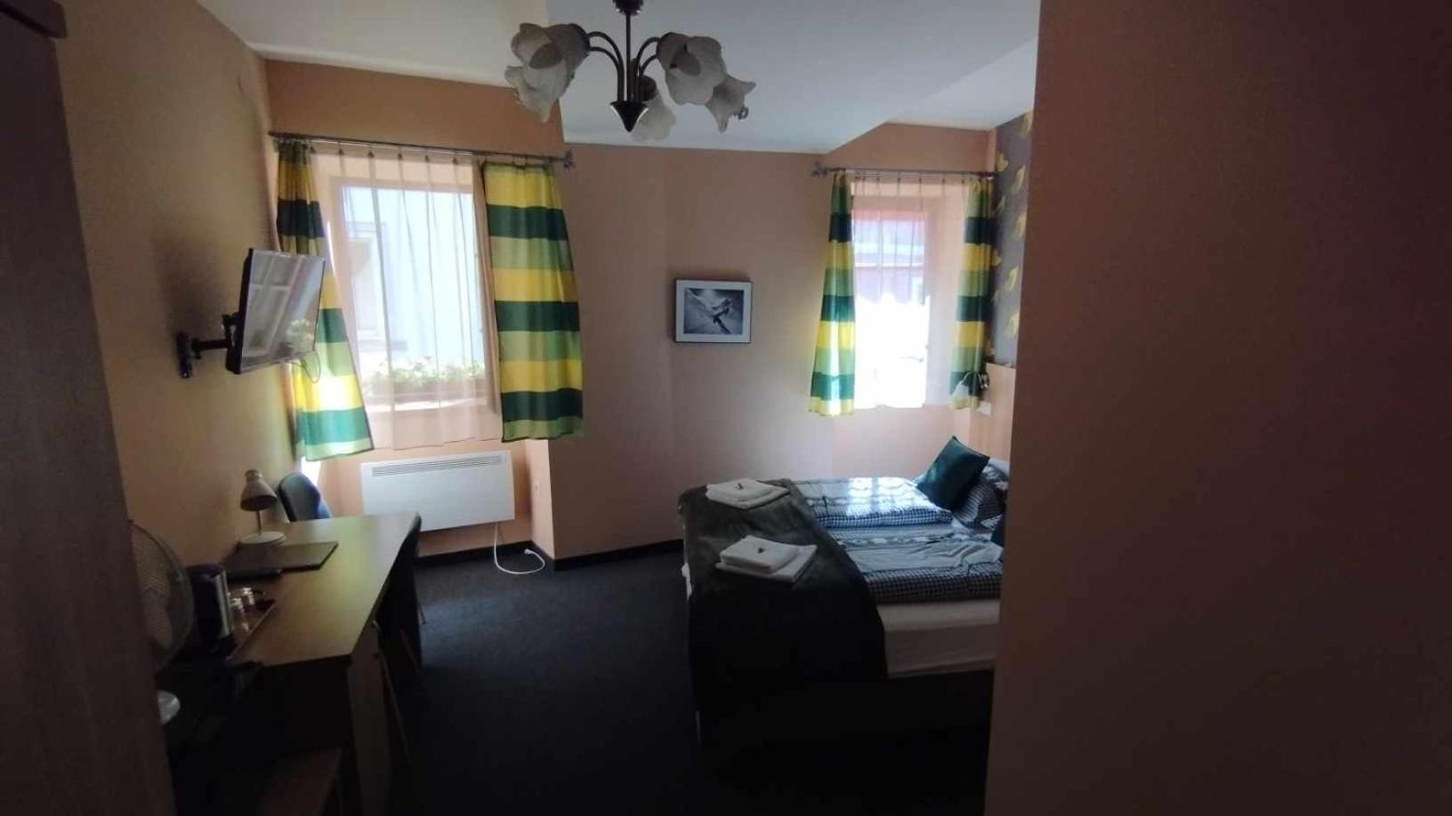 Jasmin Pension Central Location Shared Kitchen Pet Friendly