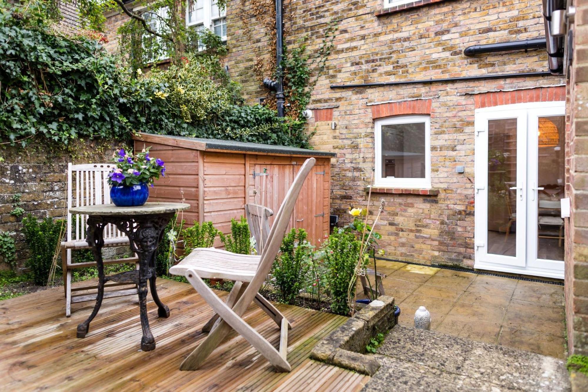 Meads Garden Cottage Close to Sea view 2