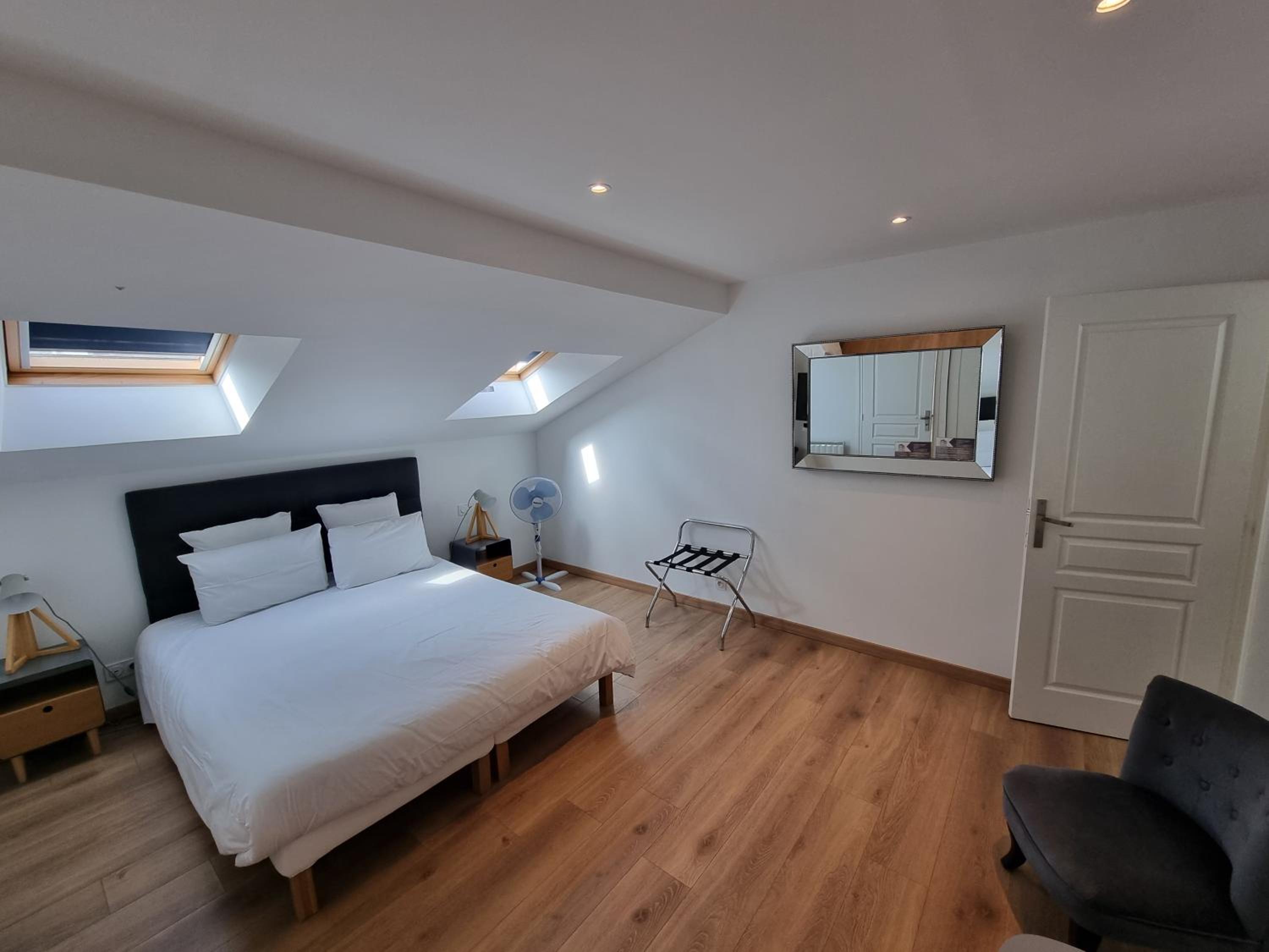 Le Castel Guesthouse