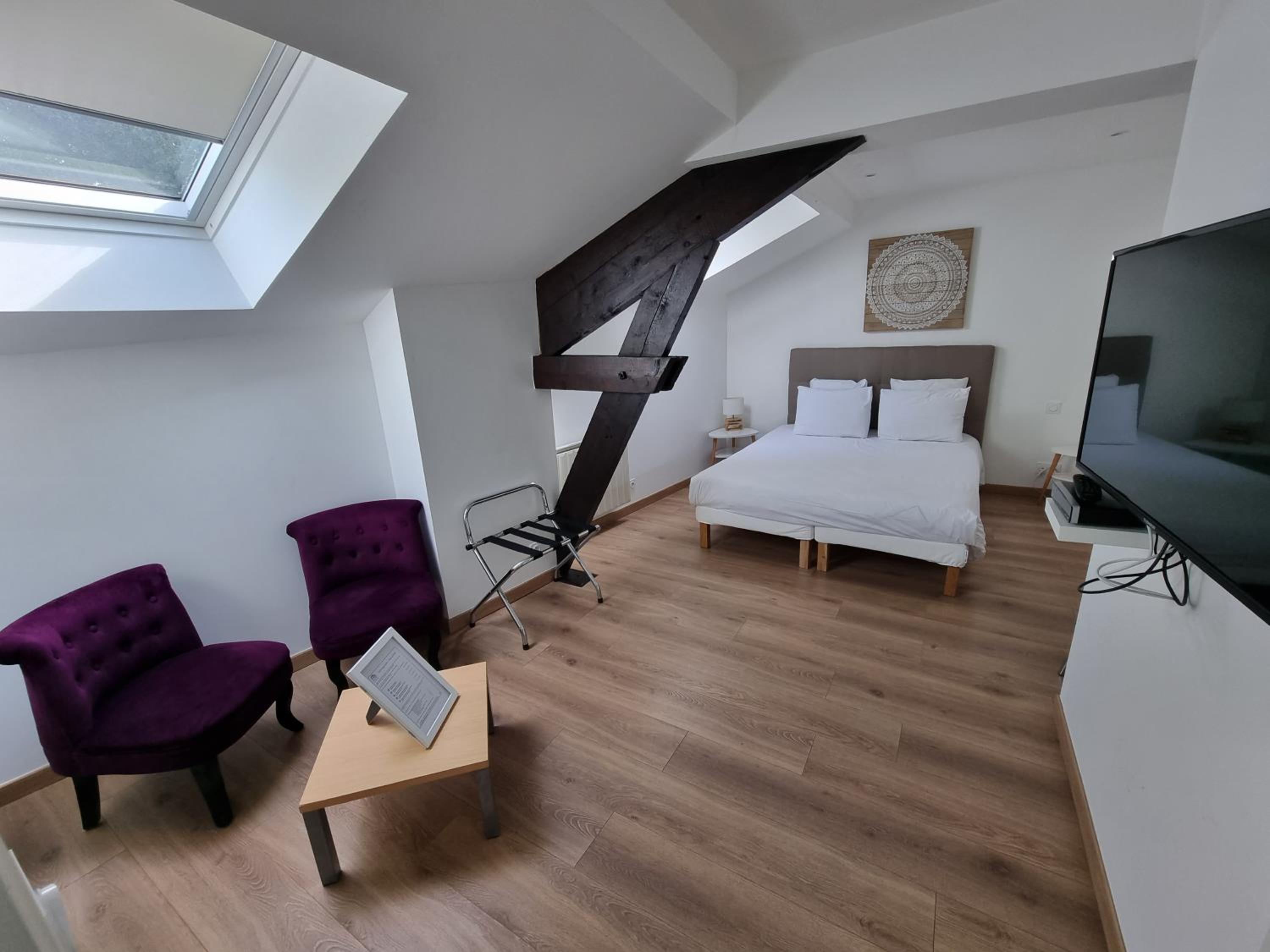 Le Castel Guesthouse