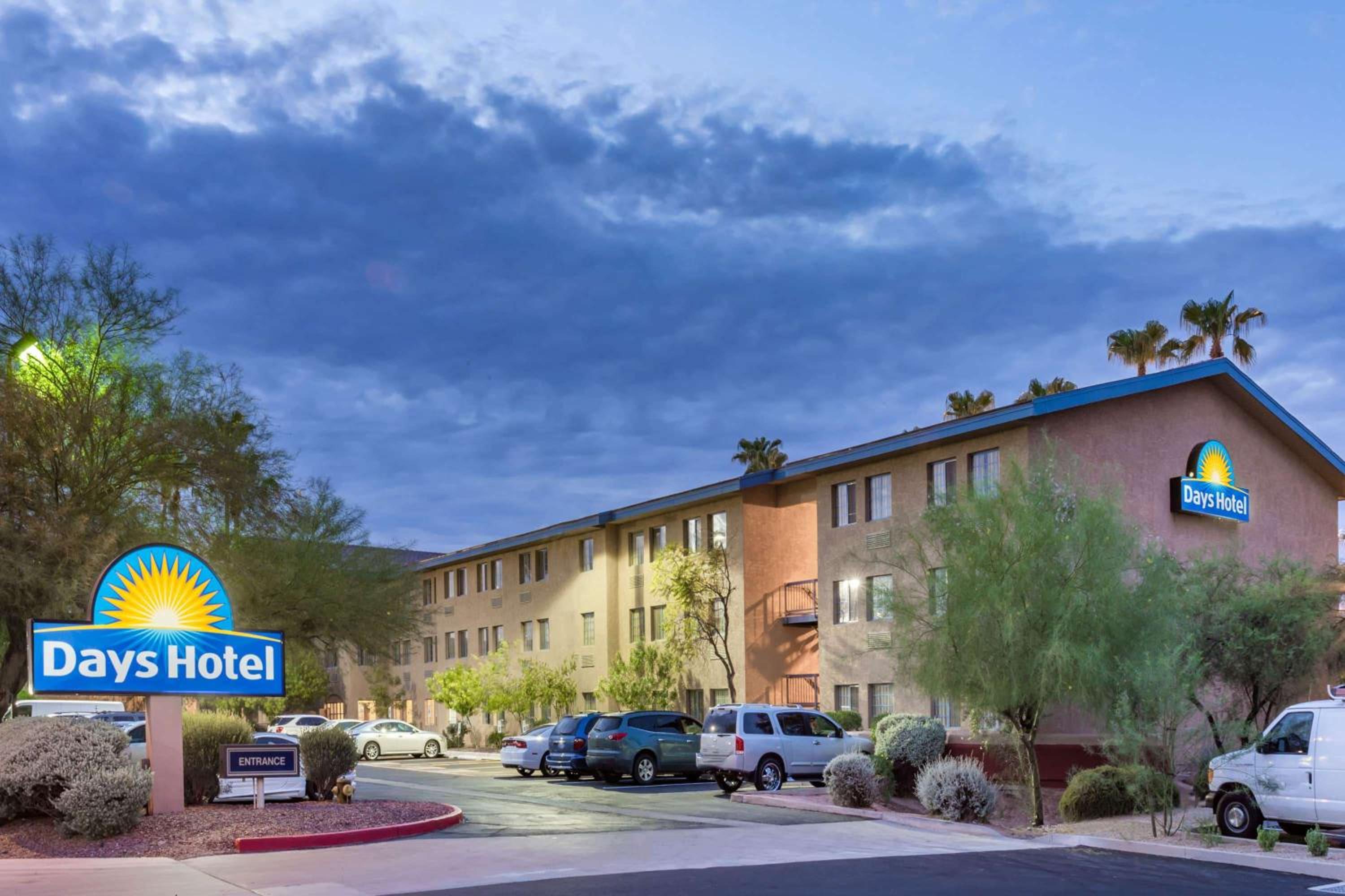 Hotel Days Inn & Suites by Wyndham Mesa Near Phoenix