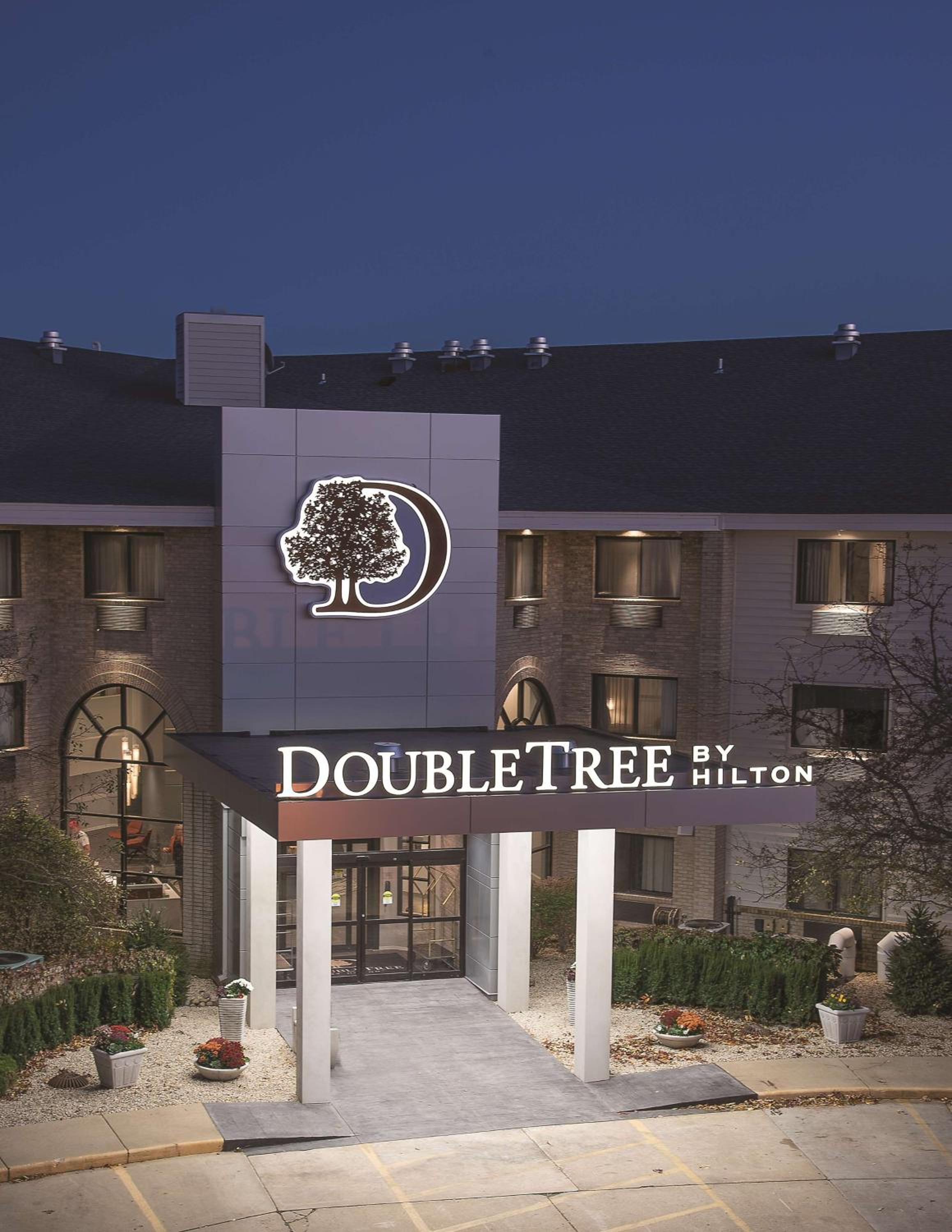 DoubleTree by Hilton Racine Harbourwalk - Property Image 59