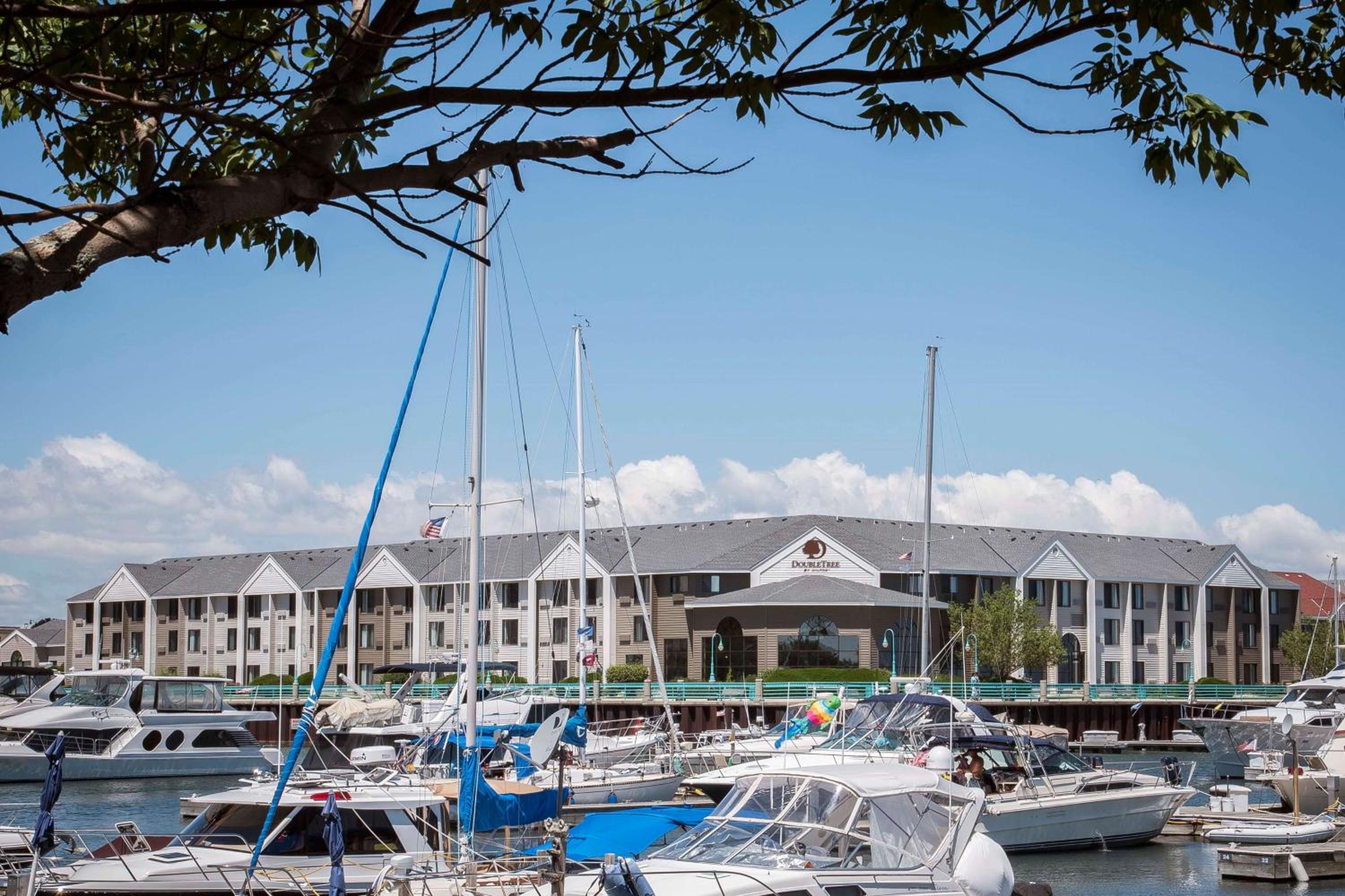 DoubleTree by Hilton Racine Harbourwalk - Property Image 56