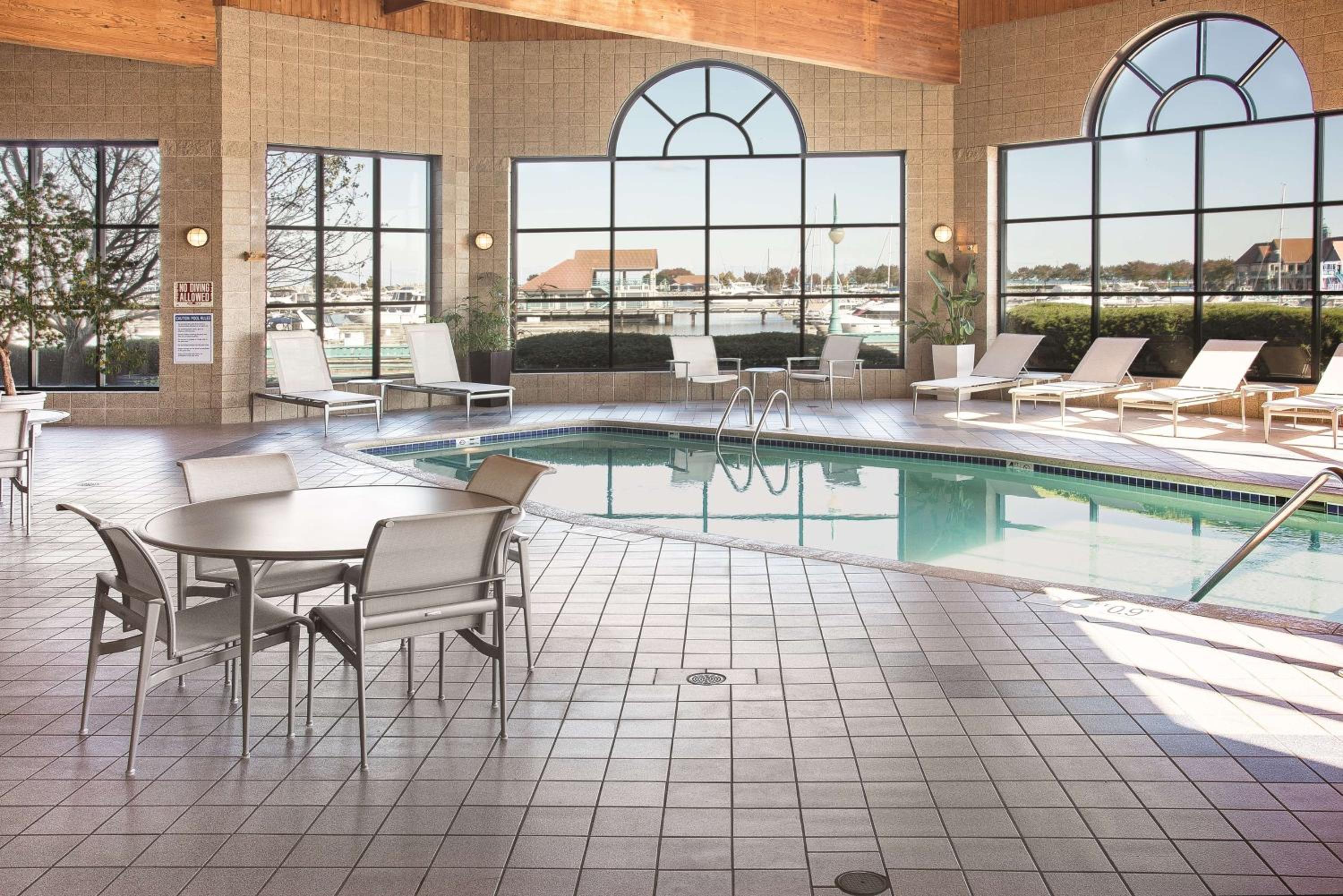 DoubleTree by Hilton Racine Harbourwalk - Property Image 51