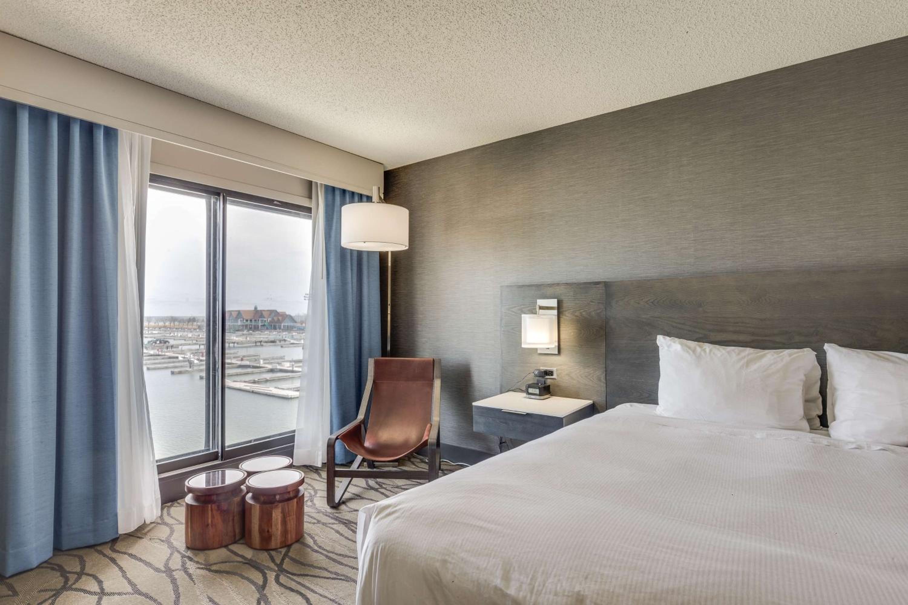 DoubleTree by Hilton Racine Harbourwalk - Property Image 76