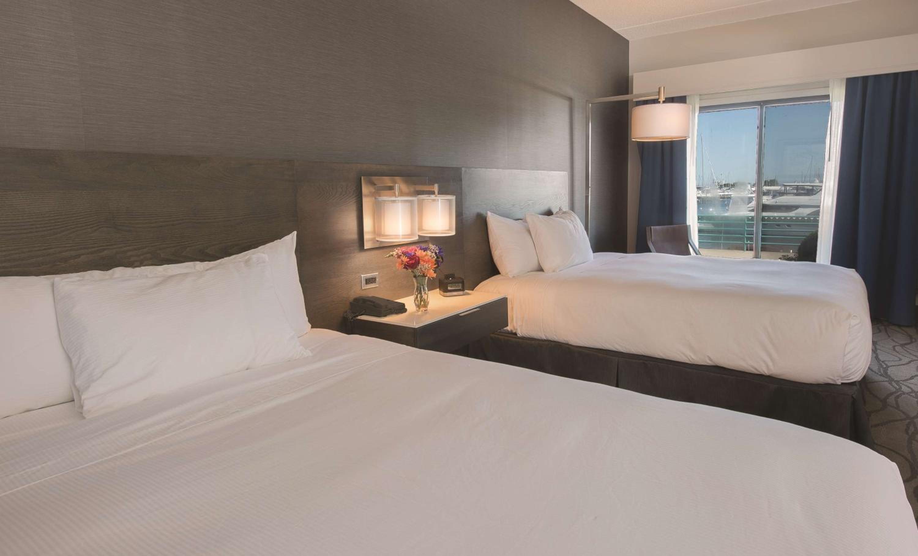 DoubleTree by Hilton Racine Harbourwalk - Property Image 65