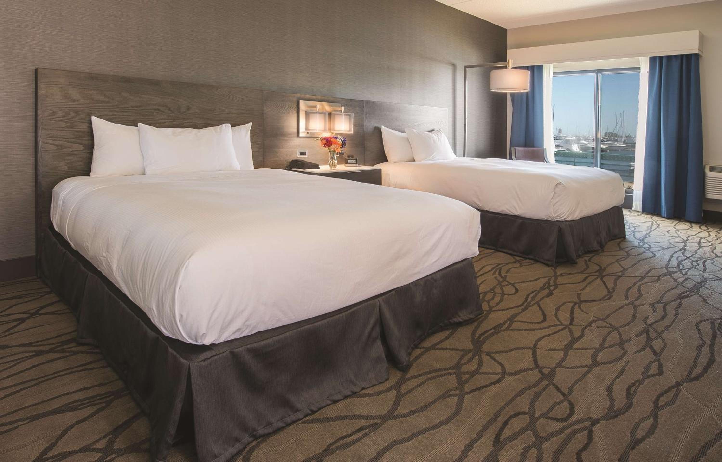 DoubleTree by Hilton Racine Harbourwalk - Property Image 64