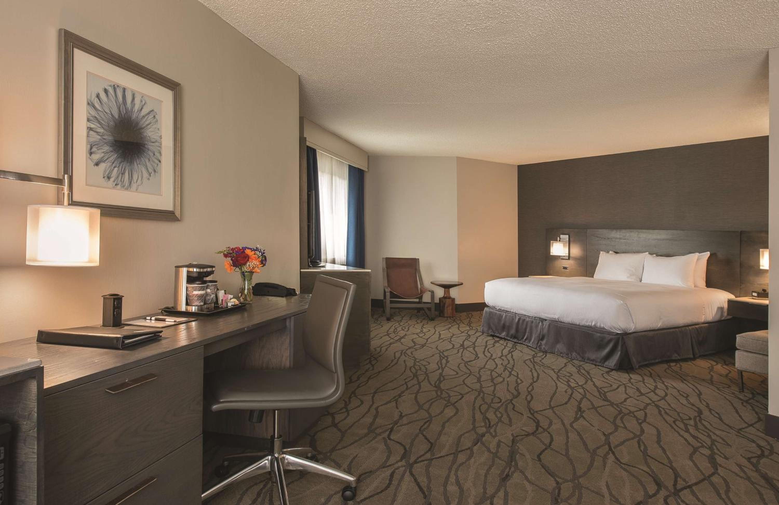 DoubleTree by Hilton Racine Harbourwalk - Property Image 61