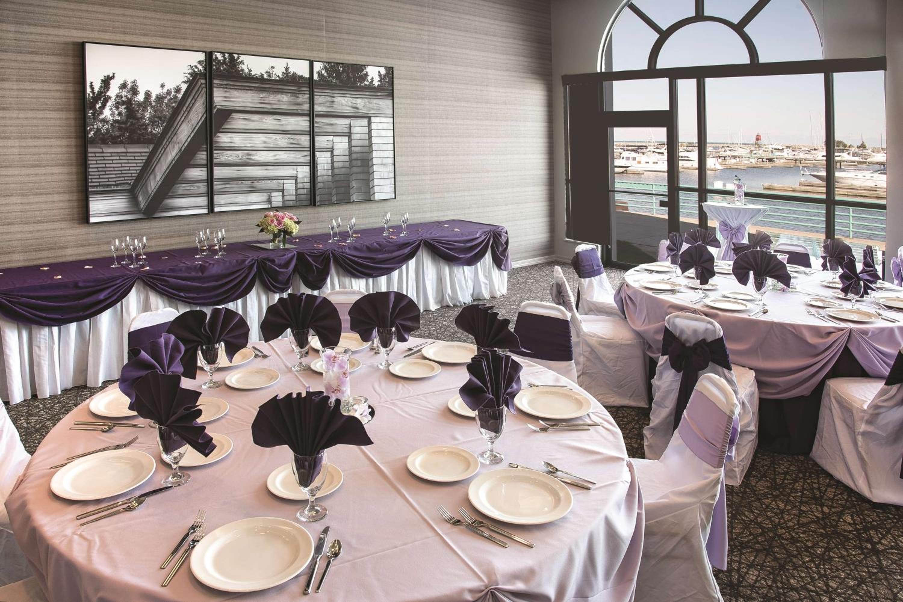 DoubleTree by Hilton Racine Harbourwalk - Property Image 32