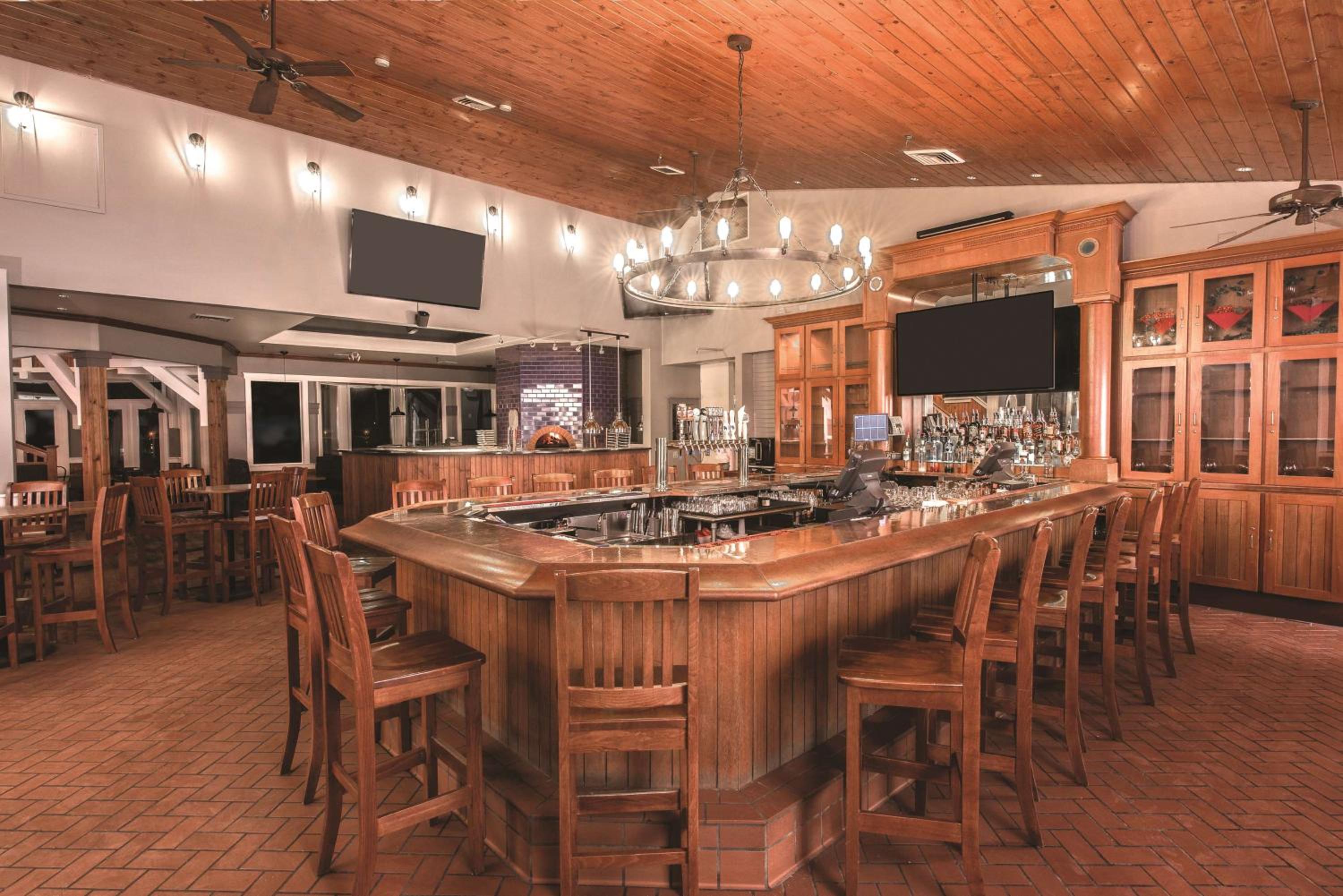 DoubleTree by Hilton Racine Harbourwalk - Property Image 28