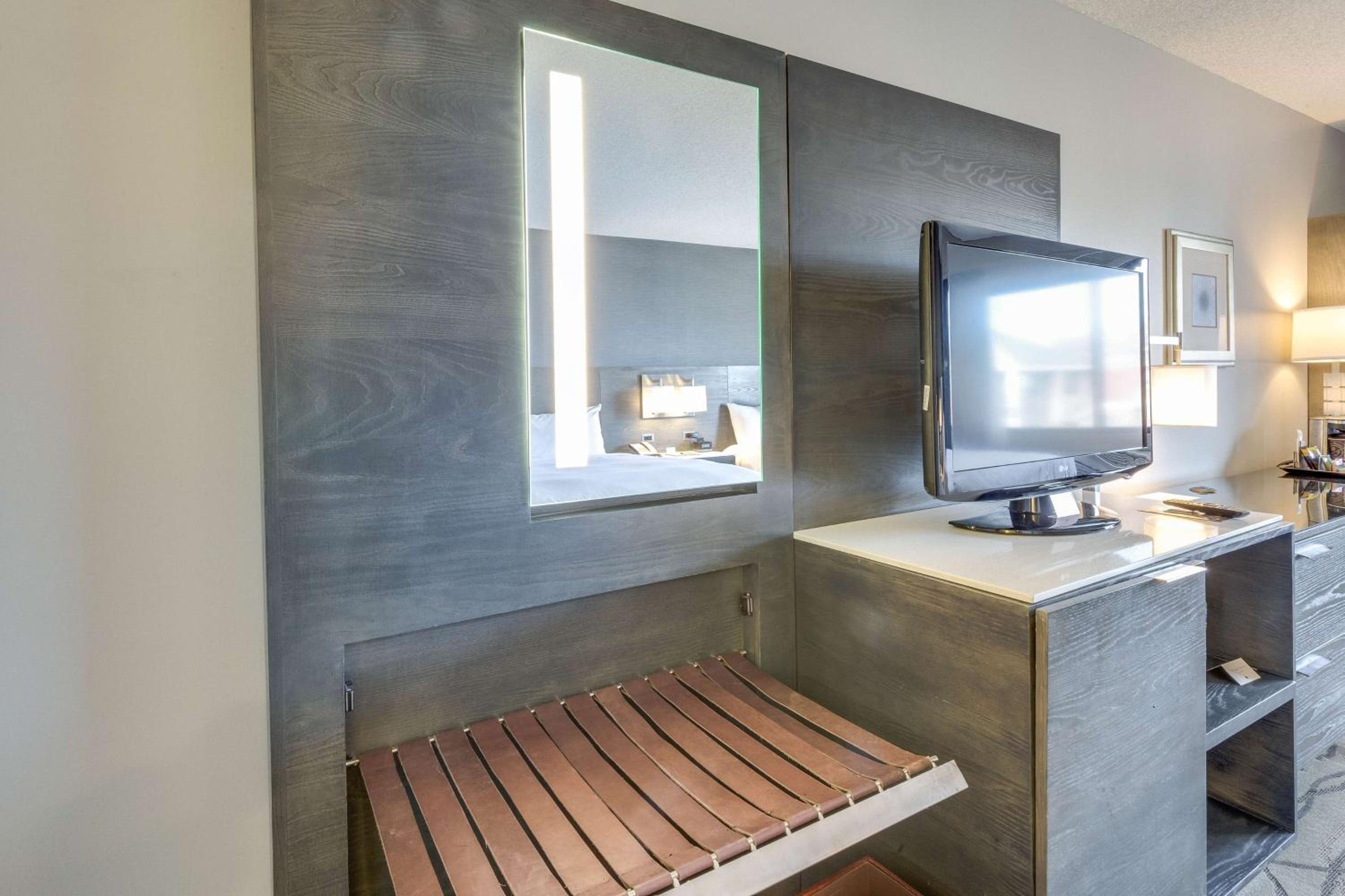 DoubleTree by Hilton Racine Harbourwalk - Property Image 25