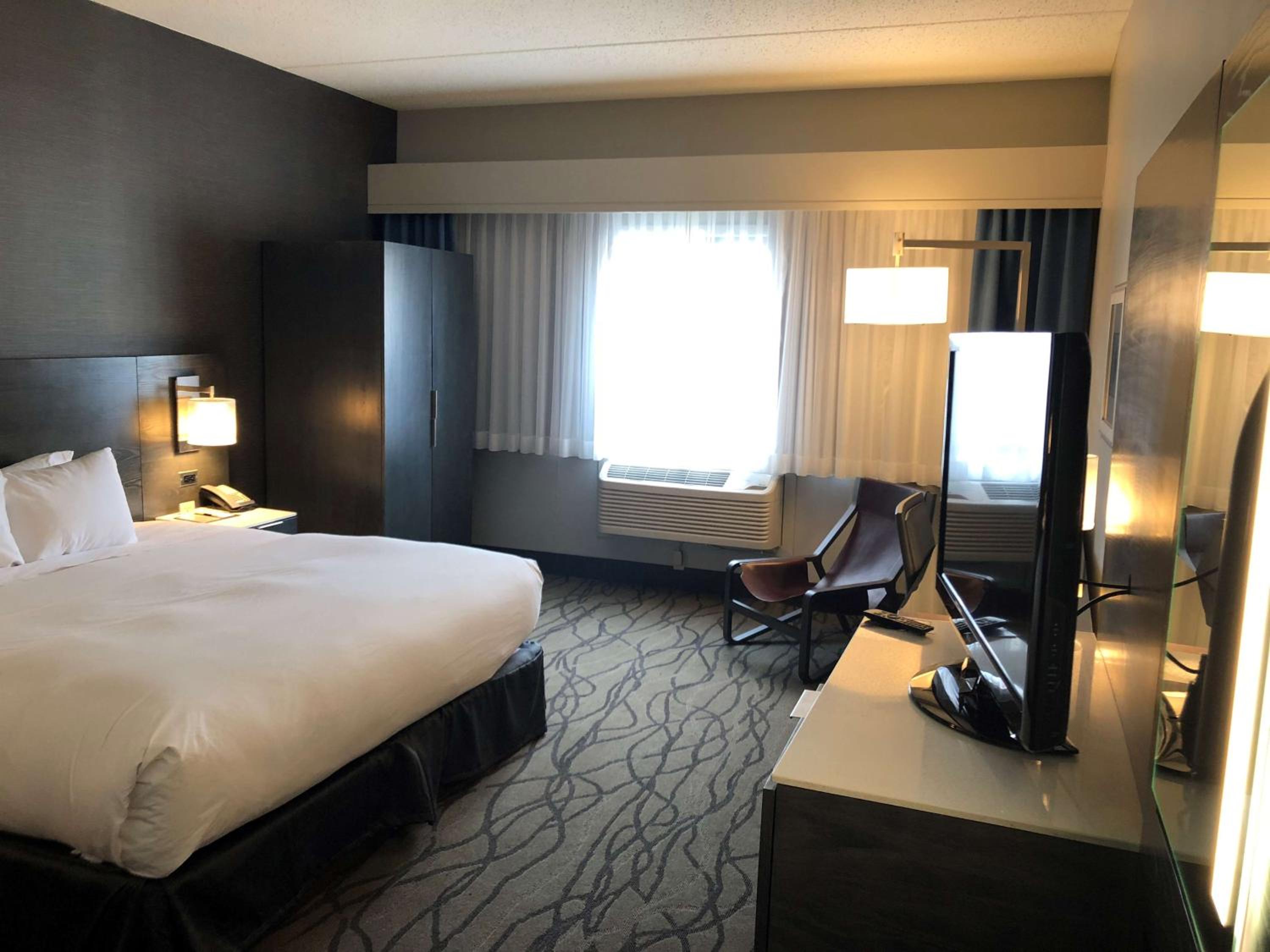 DoubleTree by Hilton Racine Harbourwalk - Property Image 23