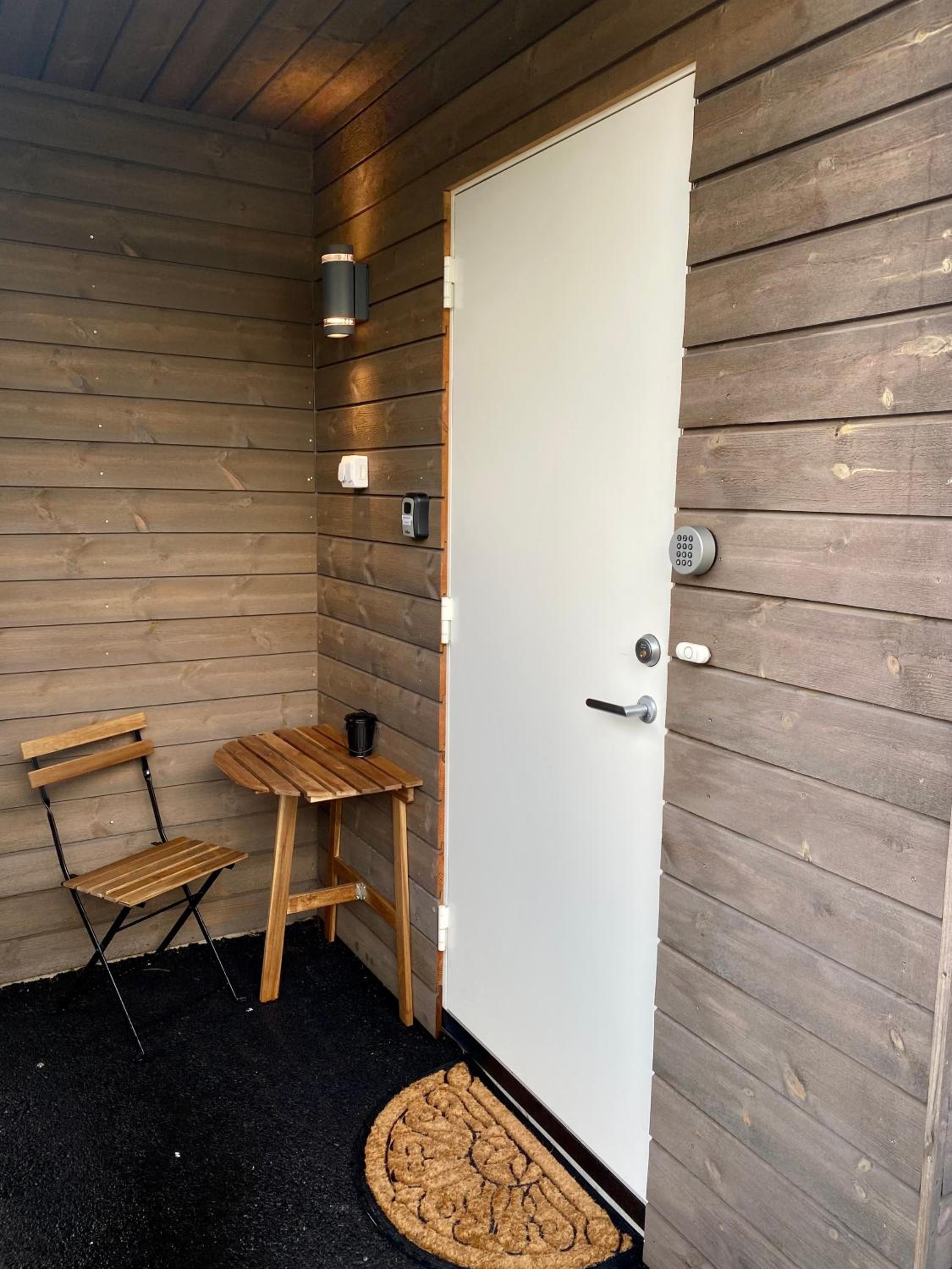 Experience A Cozy Getaway - Modern Studio - Fast WiFi - Free Parking - 19km to Pulpit Rock view 4