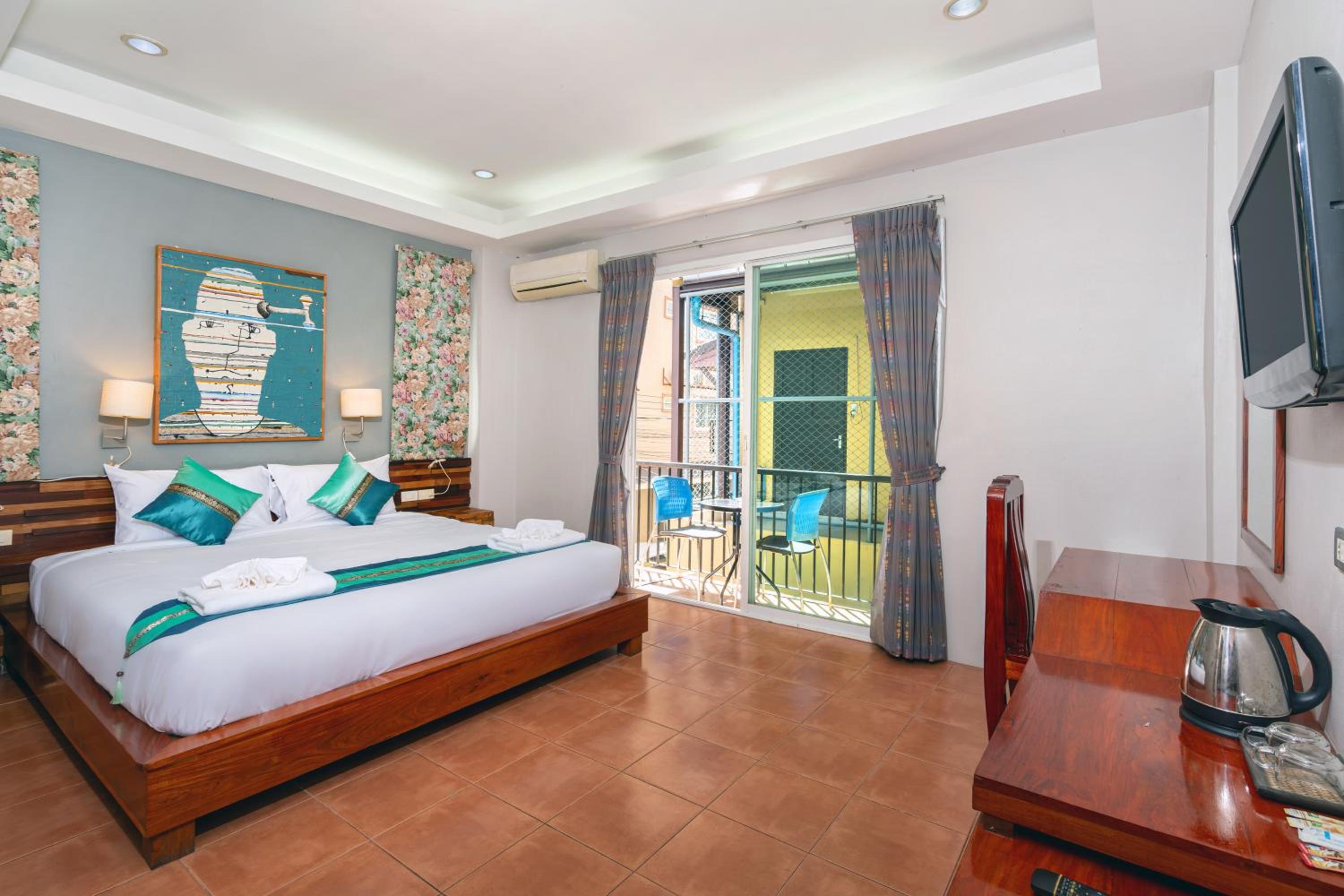 SawasdeeCiao Patong Guesthouse