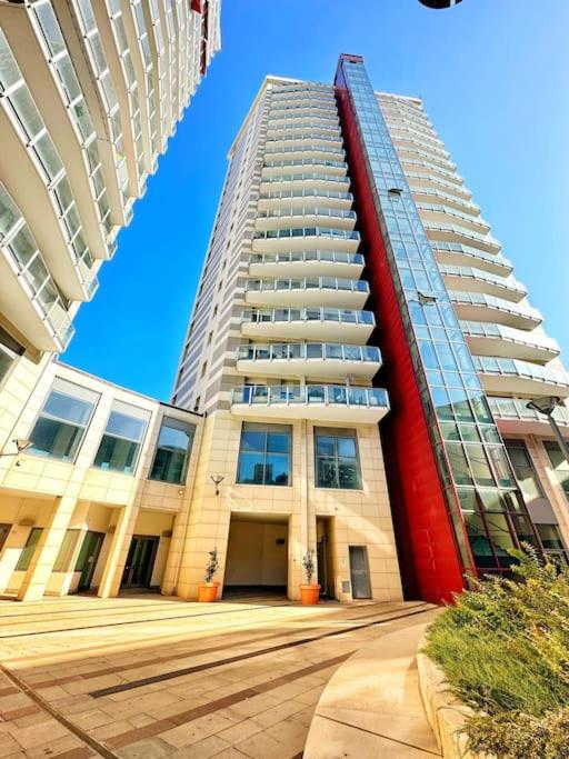 Meizon Business Tower, Imbarco traghetti Sicilia e Sardegna, terrazzo esclusivo, Wi-Fi Super veloce, parcheggio riservato