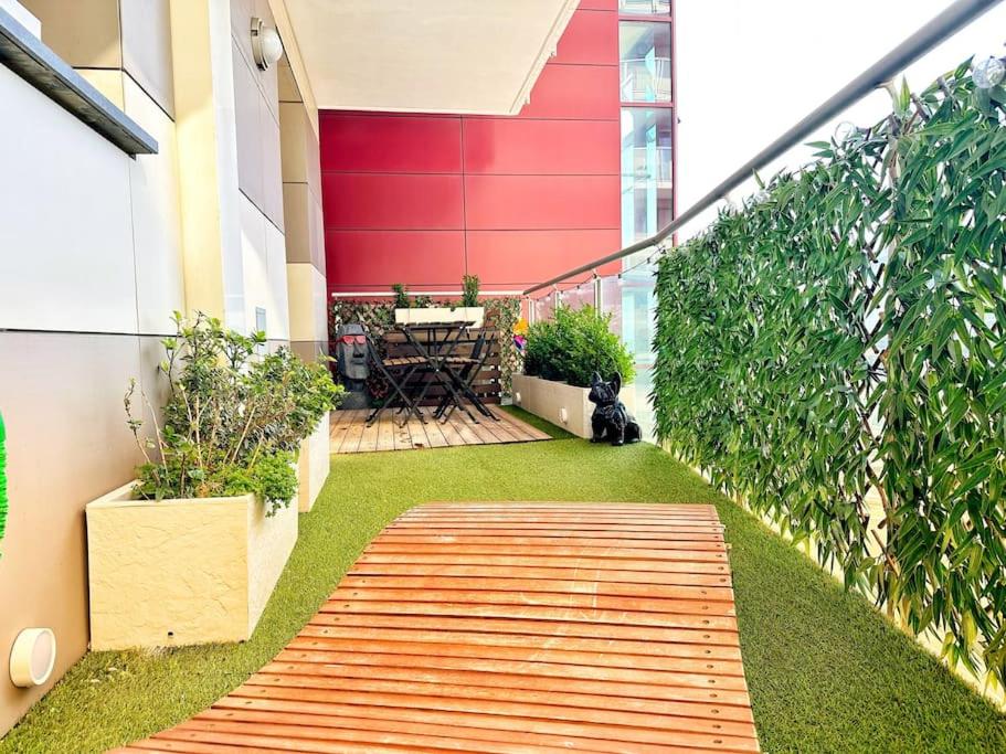 Meizon Business Tower, Imbarco traghetti Sicilia e Sardegna, terrazzo esclusivo, Wi-Fi Super veloce, parcheggio riservato