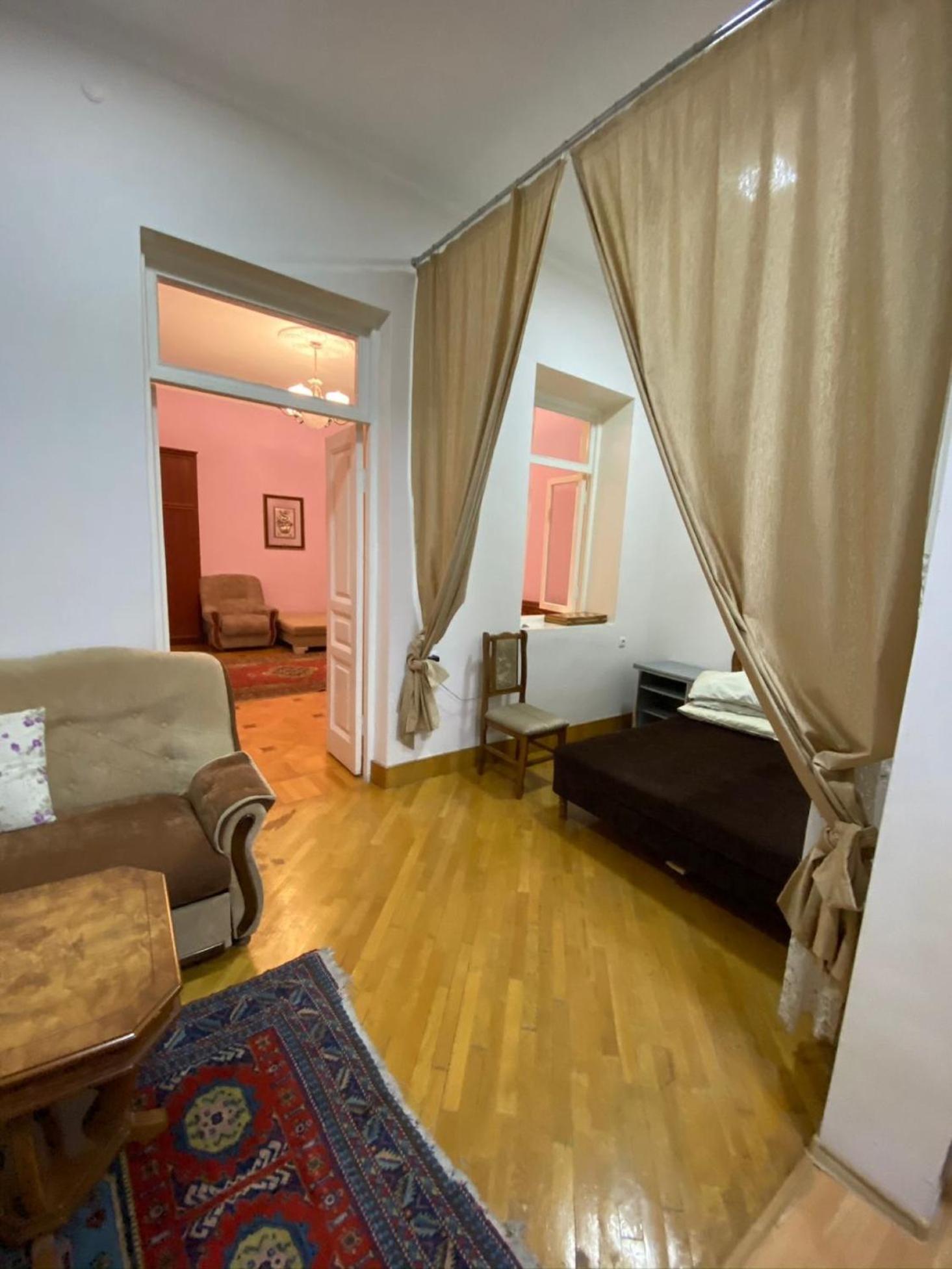 Comfort House City Center with Pool