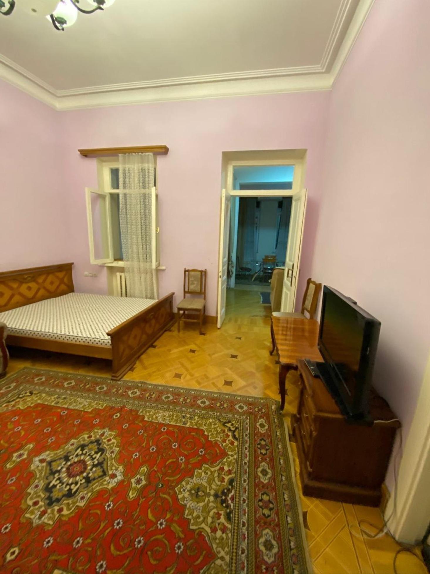 Comfort House City Center with Pool