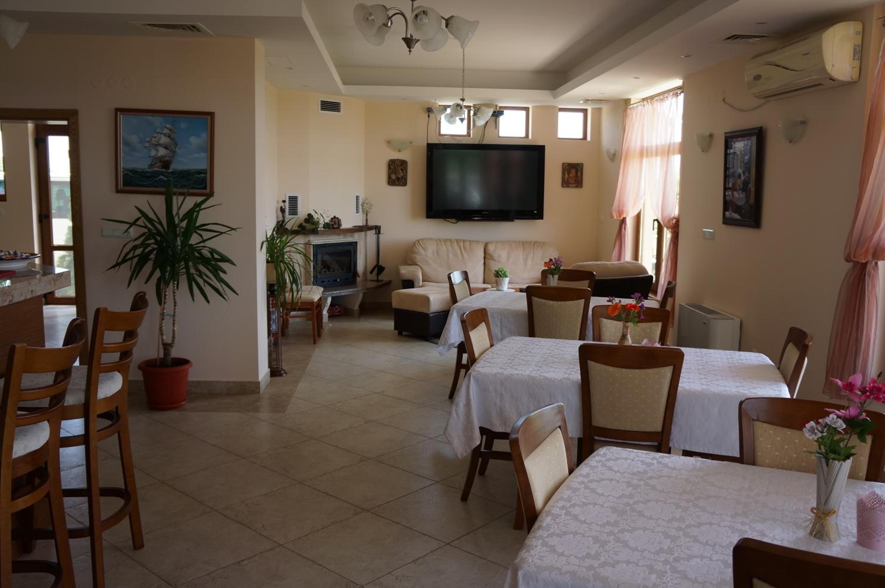 Guest House Golden Flake 4km from Bolata beach