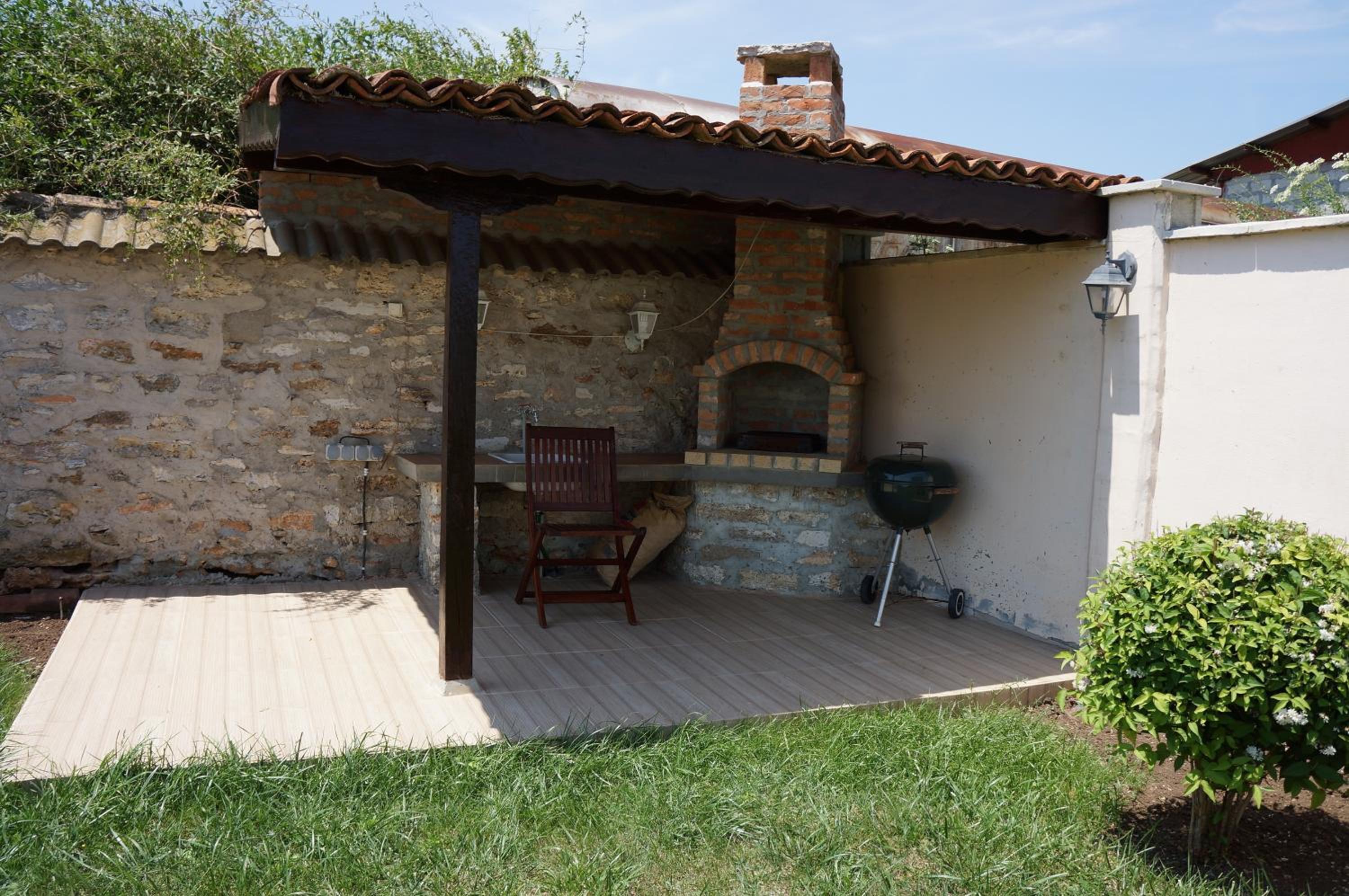 Guest House Golden Flake 4km from Bolata beach