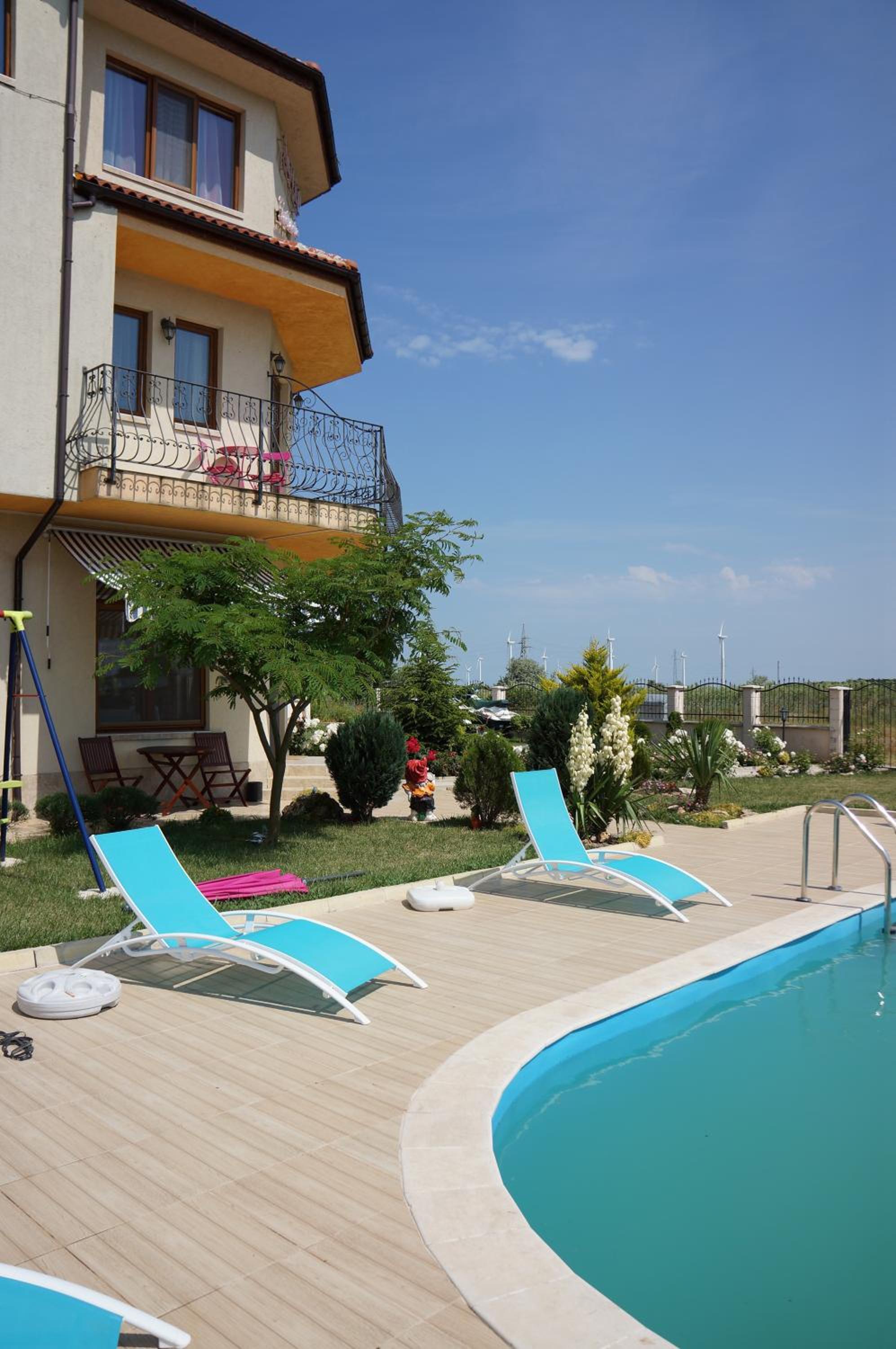 Guest House Golden Flake 4km from Bolata beach