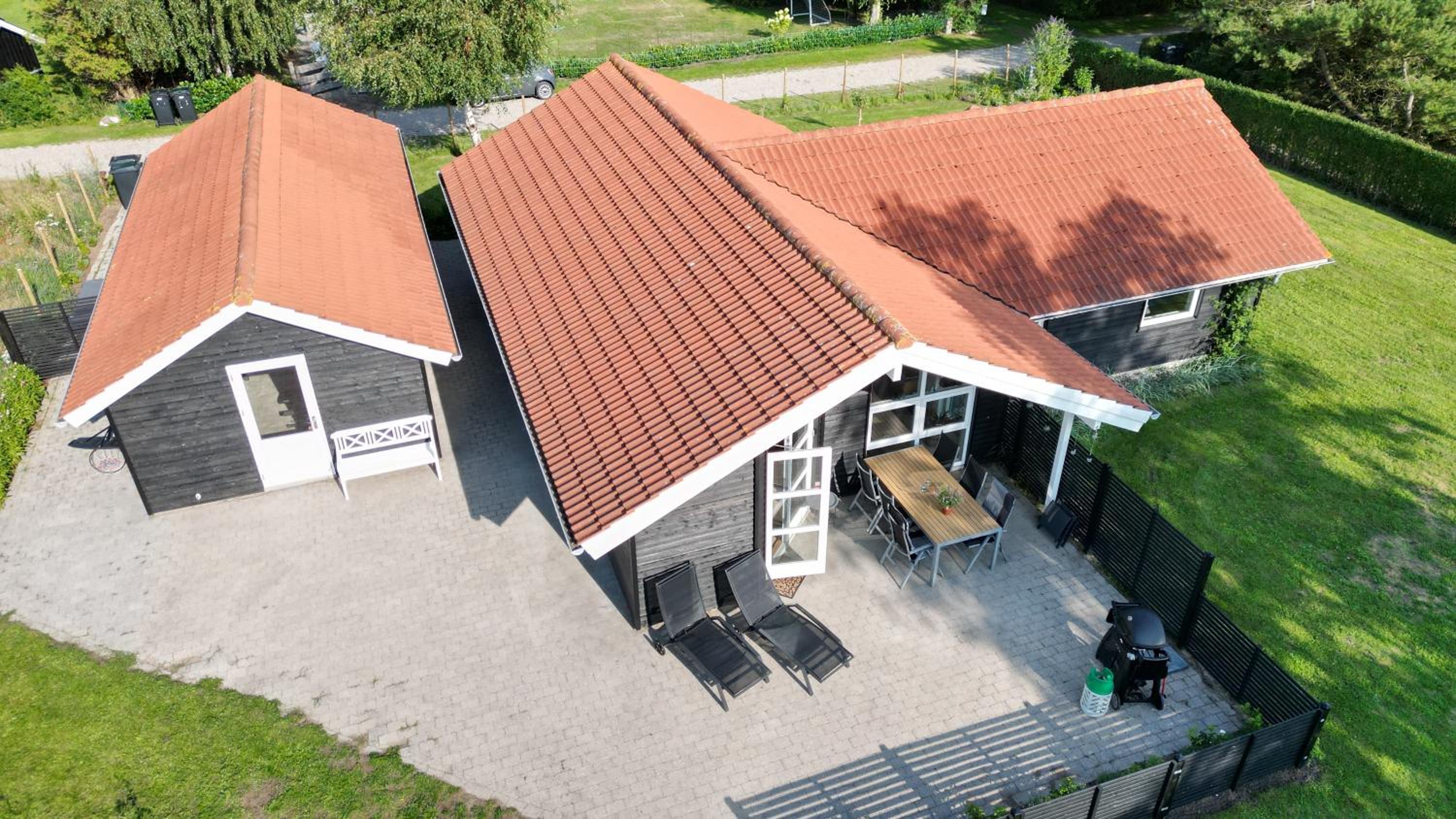 Moderne sommerhus, 8 senge, 250 mtr til sandstrand view 2