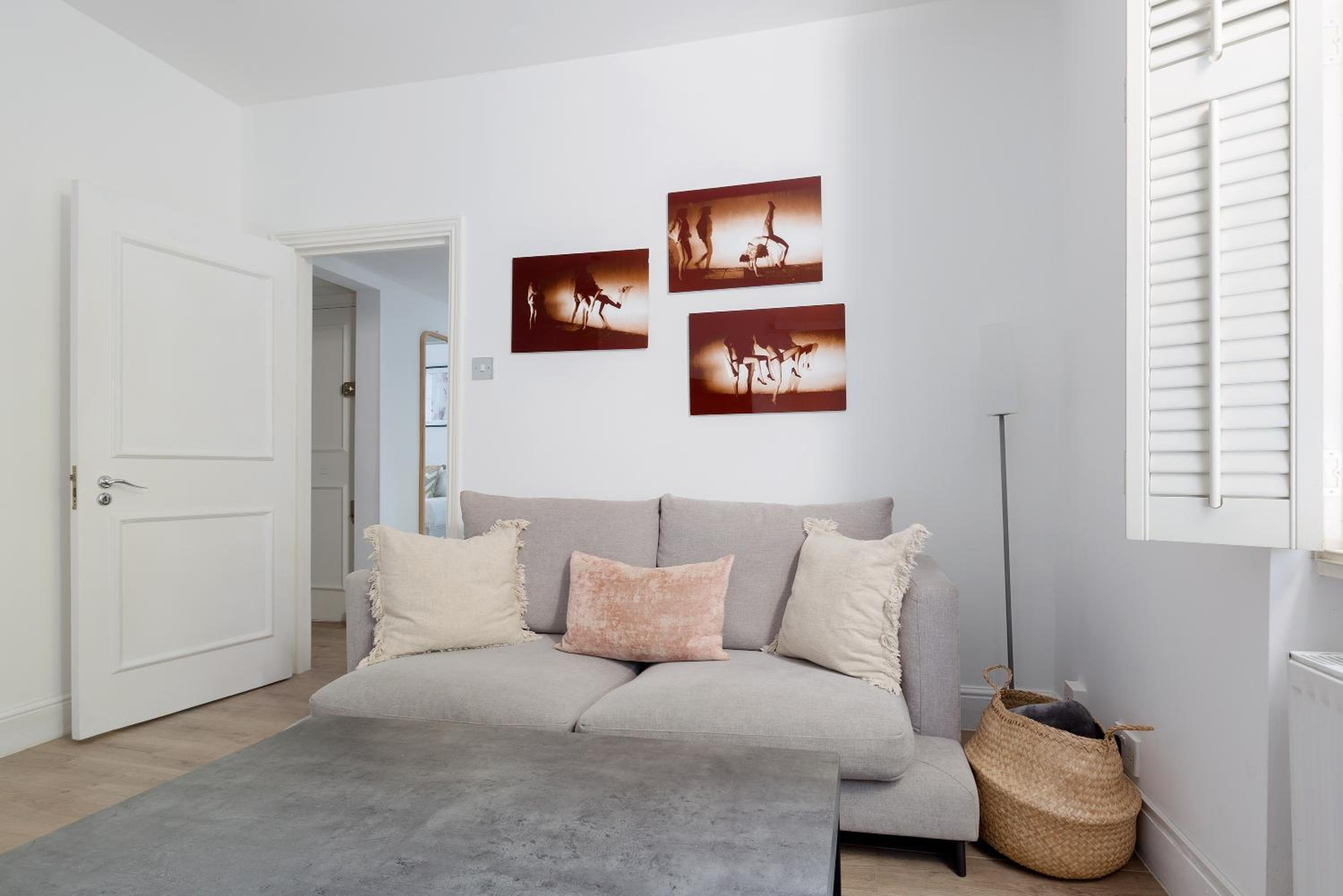 Cozy and bright 1 bedroom apt in Knightsbridge view 4