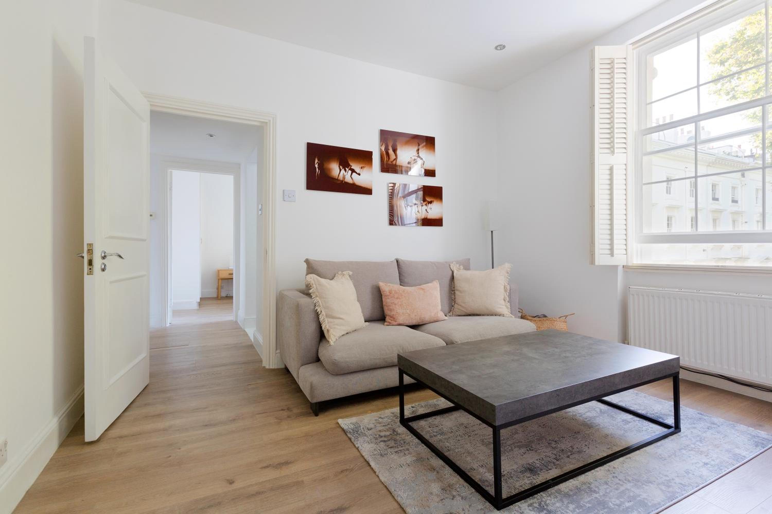 Cozy and bright 1 bedroom apt in Knightsbridge view 2