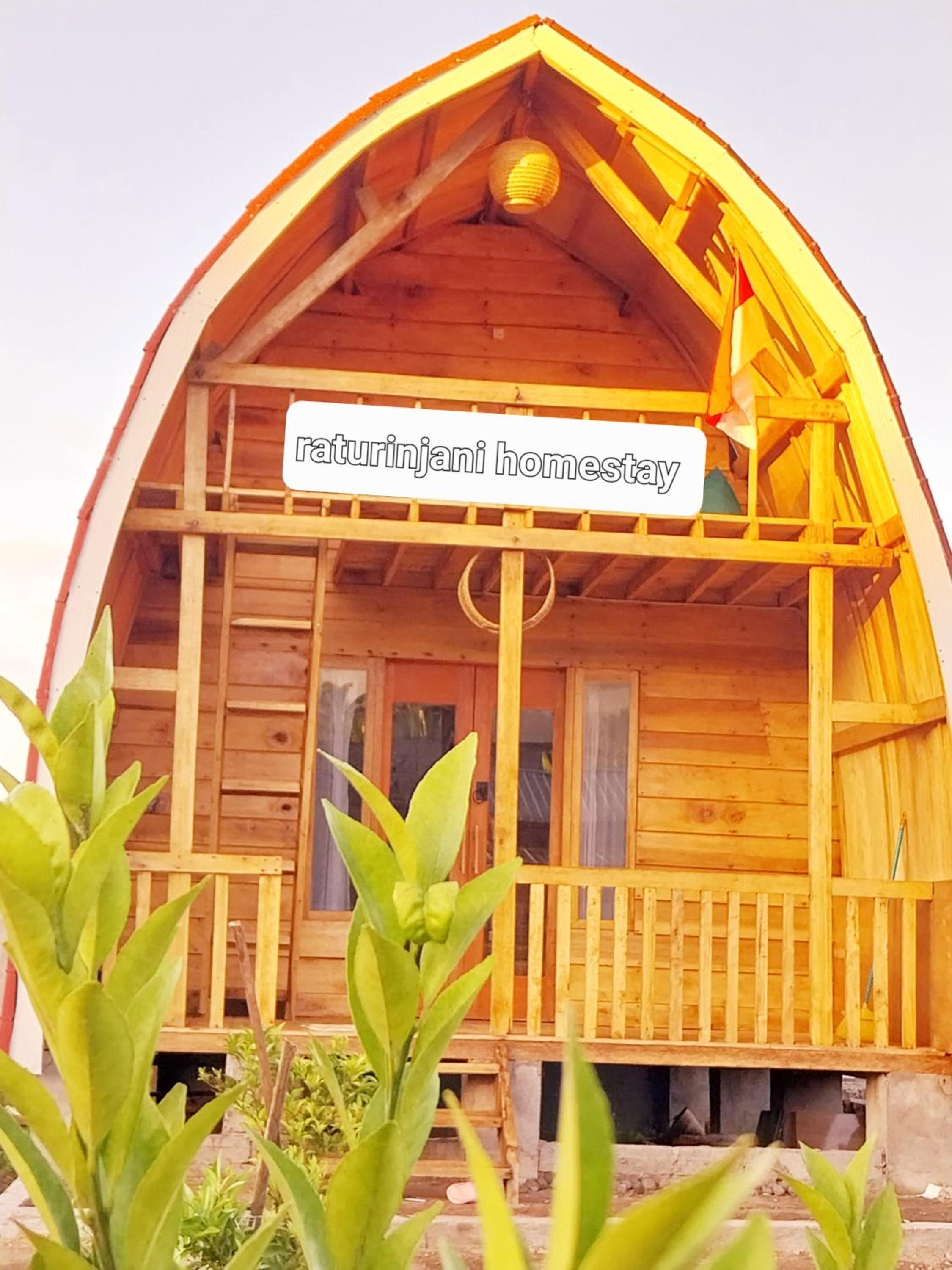 Raturinjani homestay